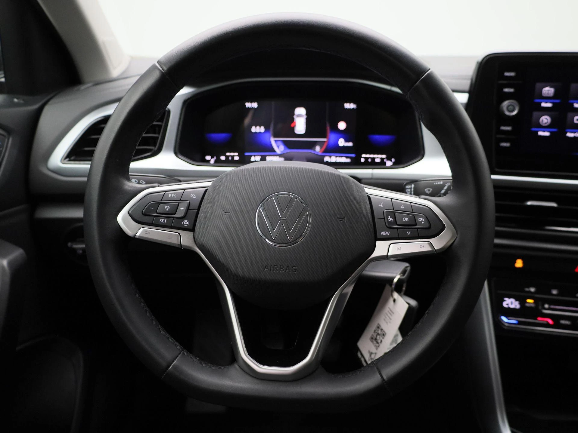 Volkswagen-T-Roc-image-6
