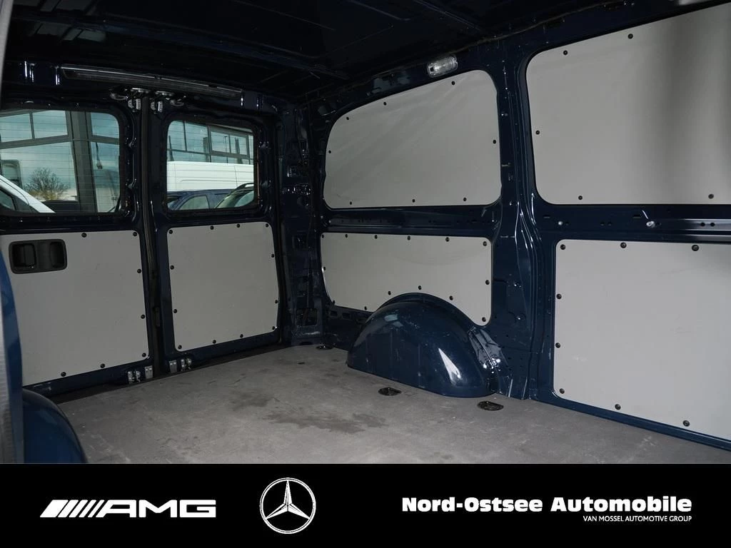 Mercedes-Benz-Vito-image-10