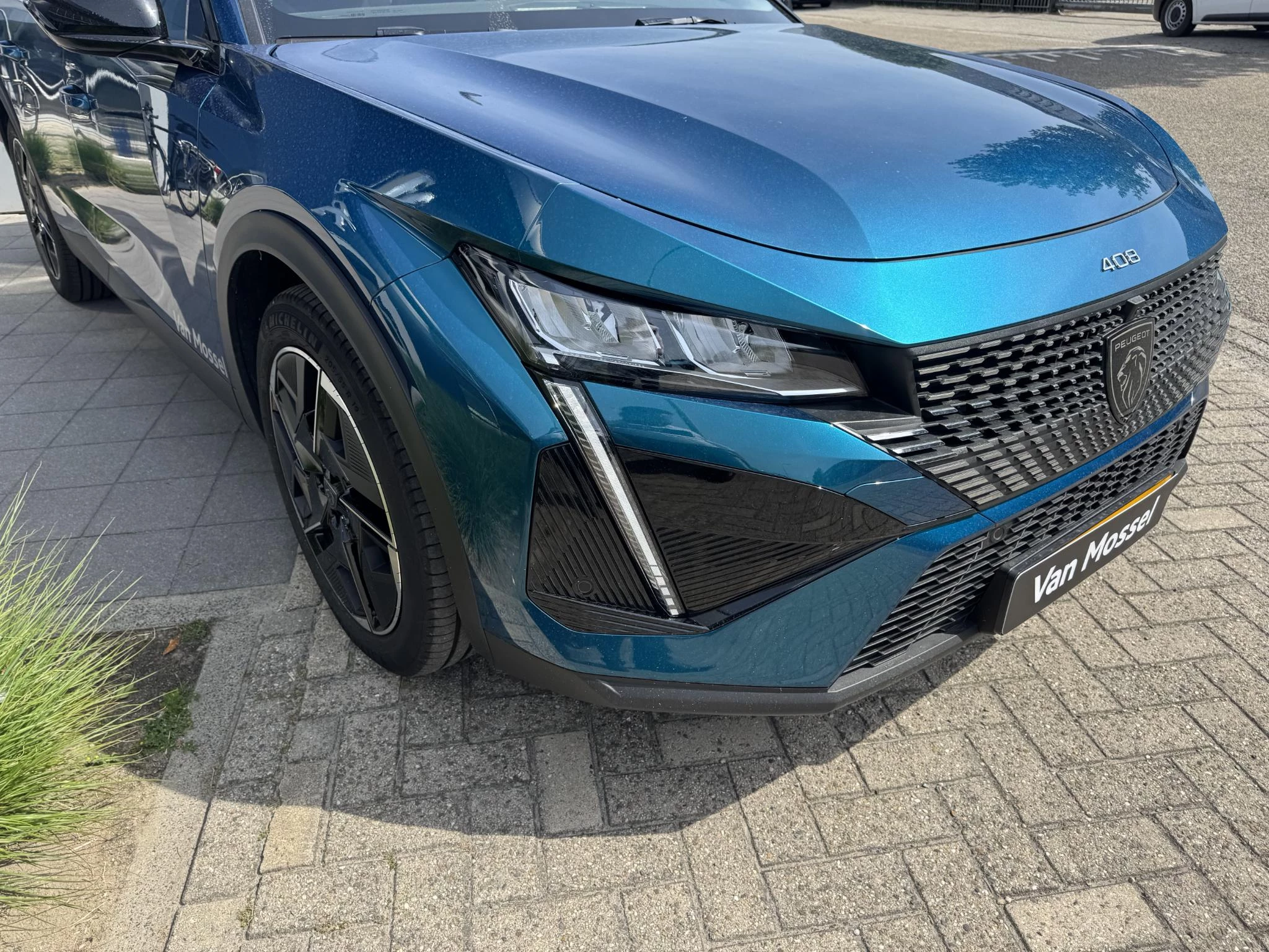 Peugeot 408 1.6 HYbrid Allure Pack 225 EAT8