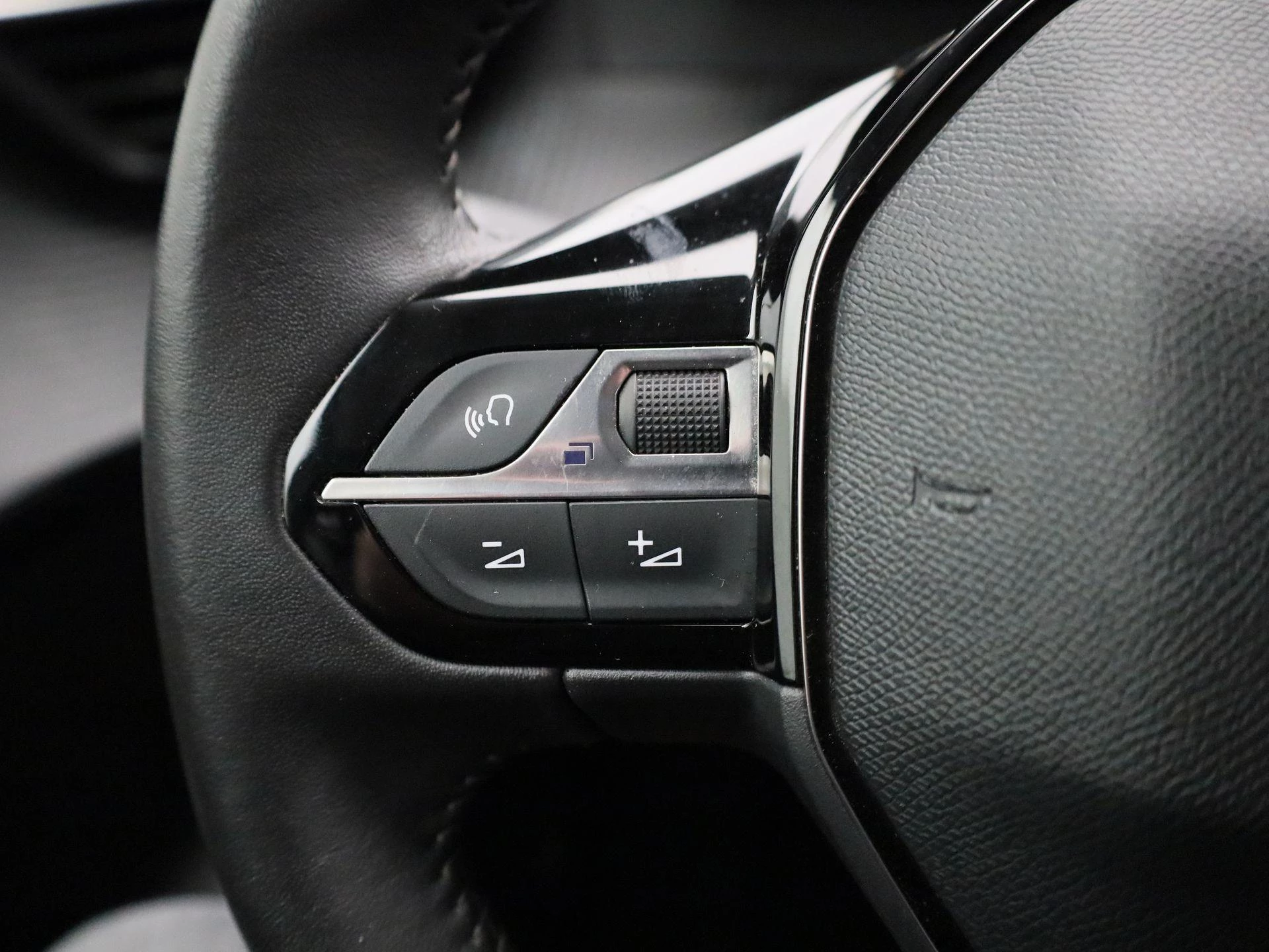 Peugeot-208-image-17