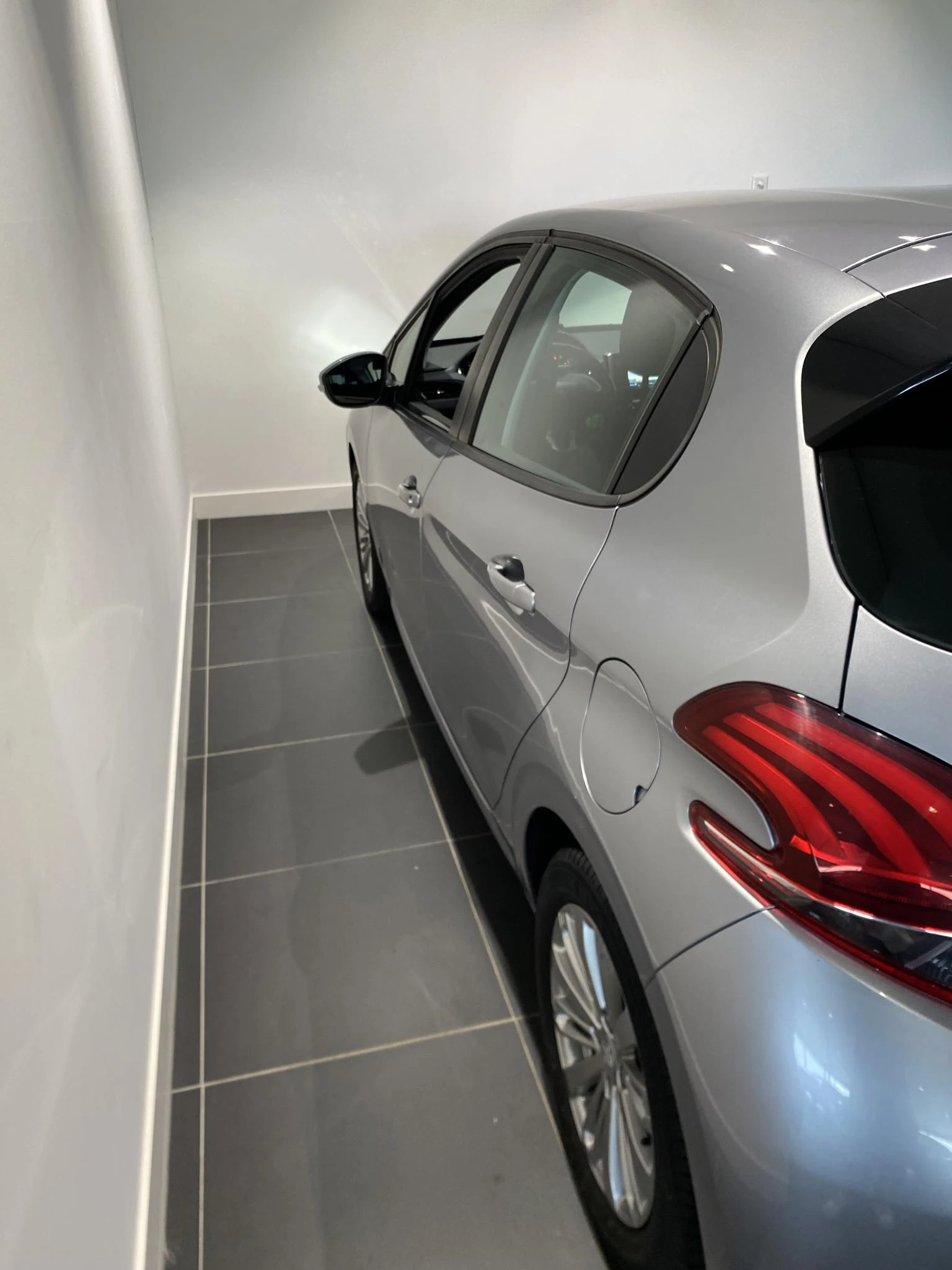 Peugeot 208 Signature