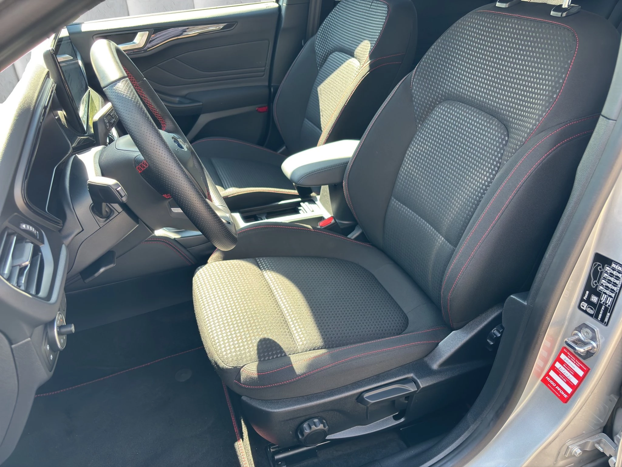 Ford Focus ST-Line X Turnier Aut.*AHK*ACC*HUD*KAM*NAVI*WINTER-PKT.