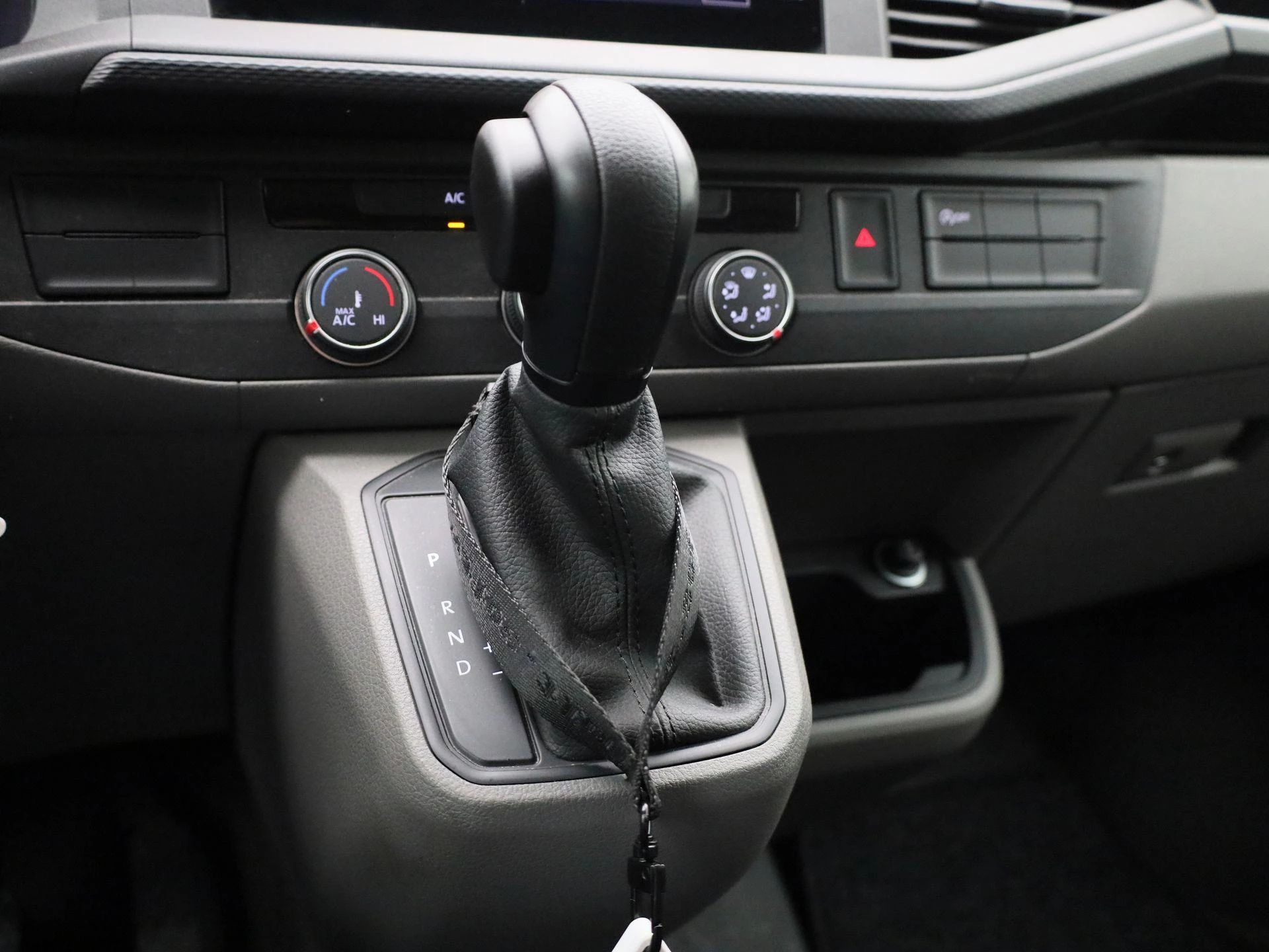 Volkswagen Transporter 2.0 TDI L2H1 150PK