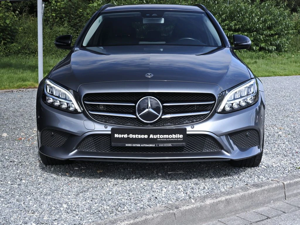 Mercedes-Benz-C-Klasse 220-image-2