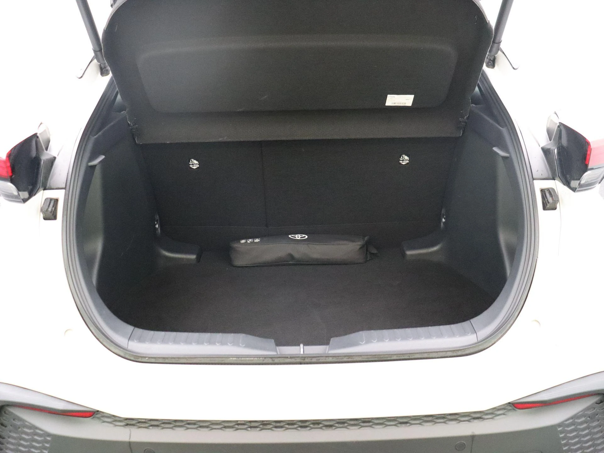 Toyota-C-HR-image-19