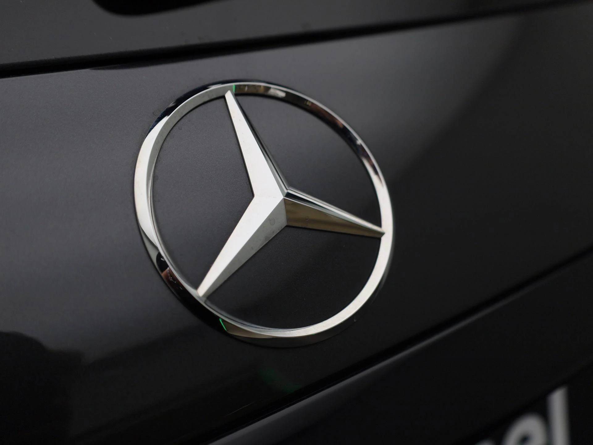 Mercedes-Benz-GLC-image-51