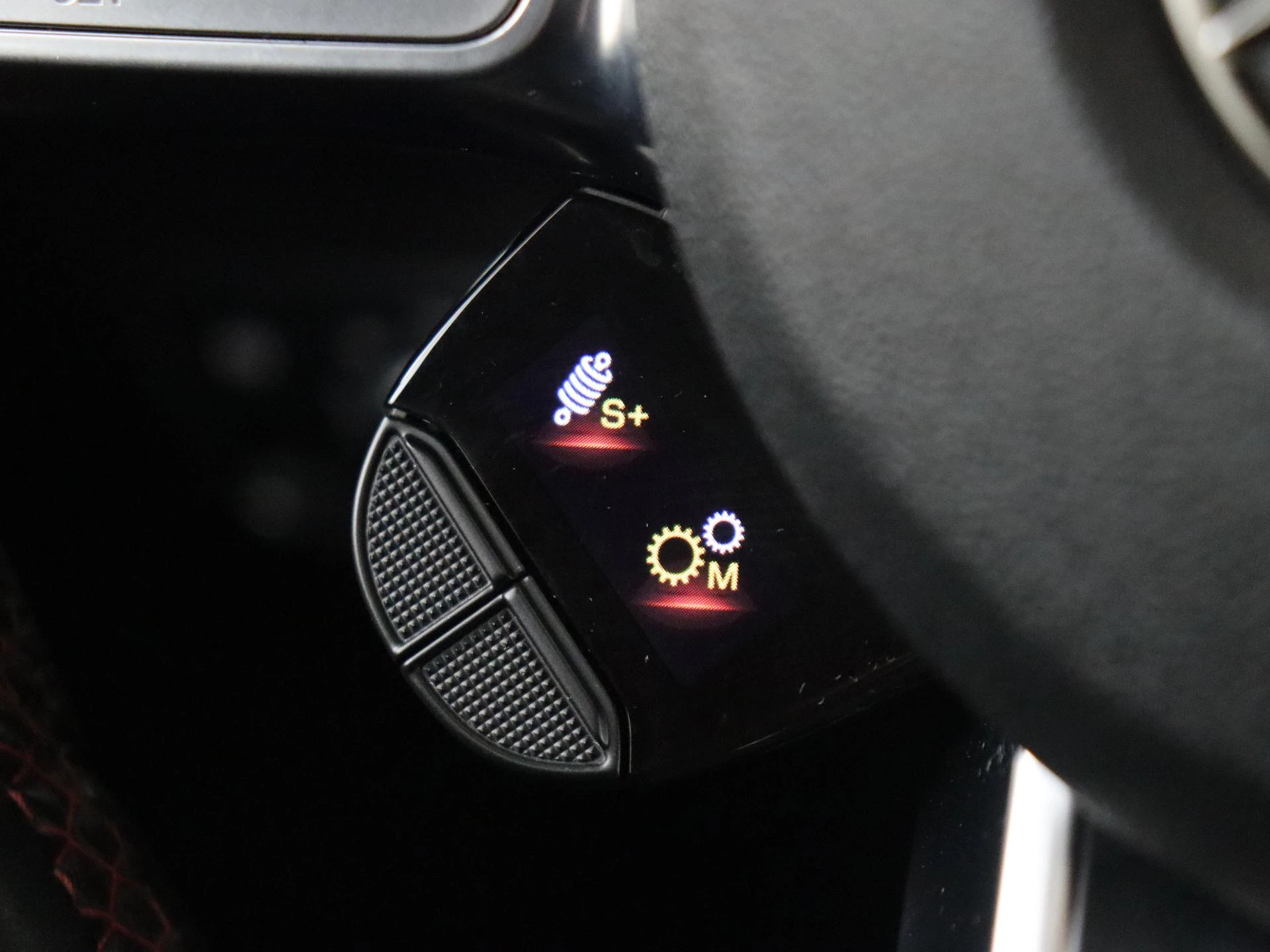 Mercedes-Benz-GLB-image-21