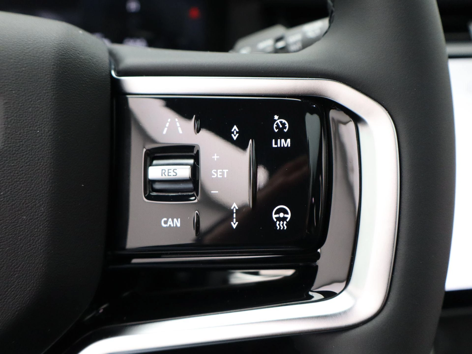 Land Rover-Discovery Sport-image-26