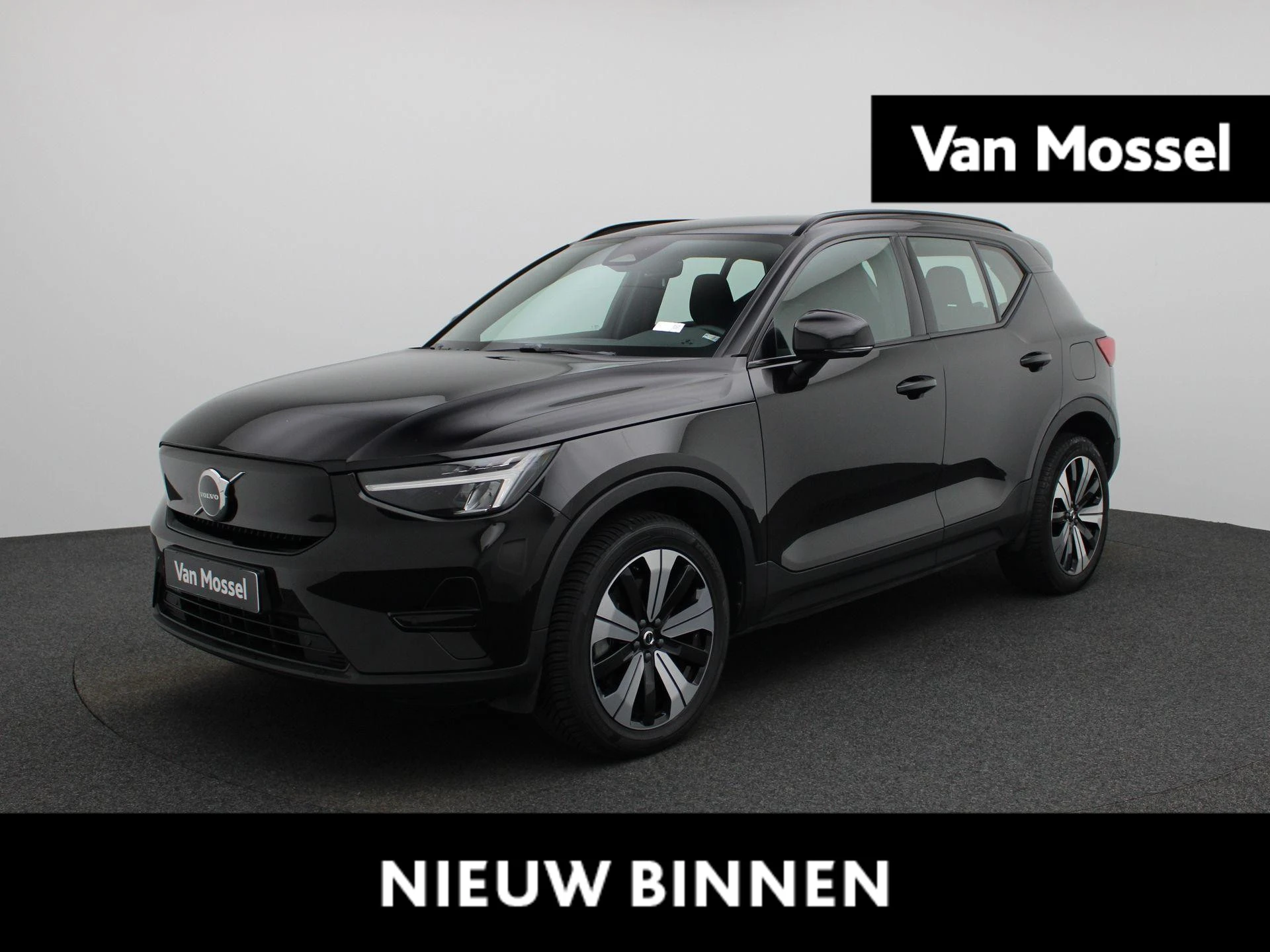 Volvo-XC40-image-0