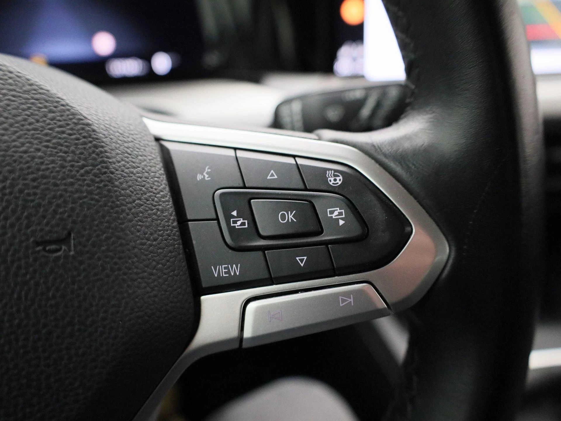 Volkswagen-Golf-image-19