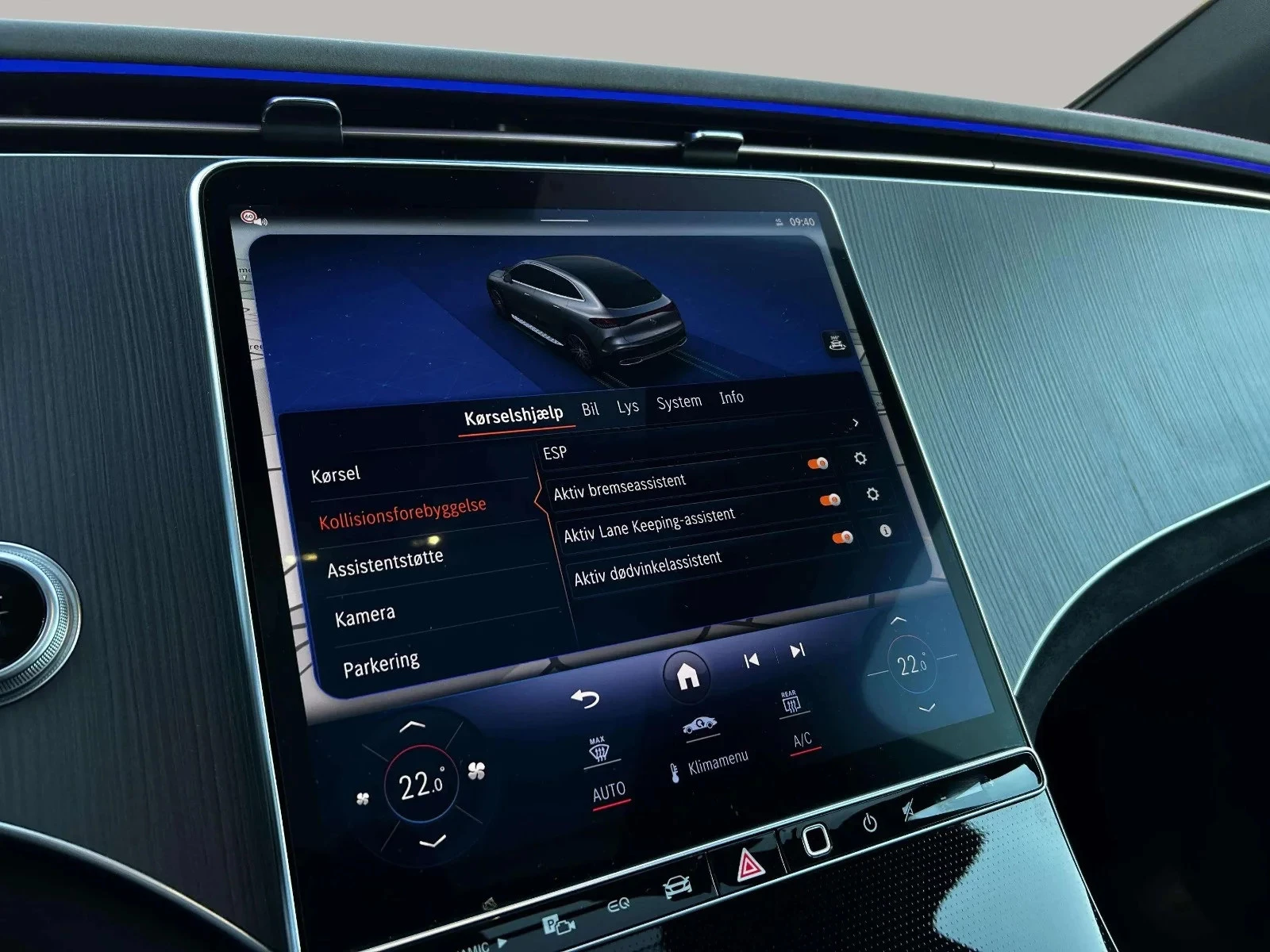 Mercedes-Benz-EQE-image-17