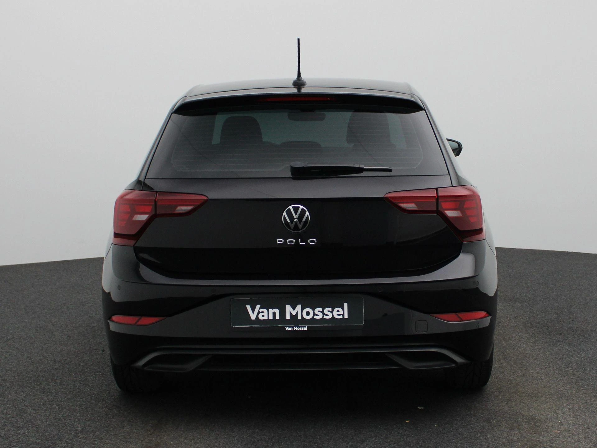 Volkswagen-Polo-image-4