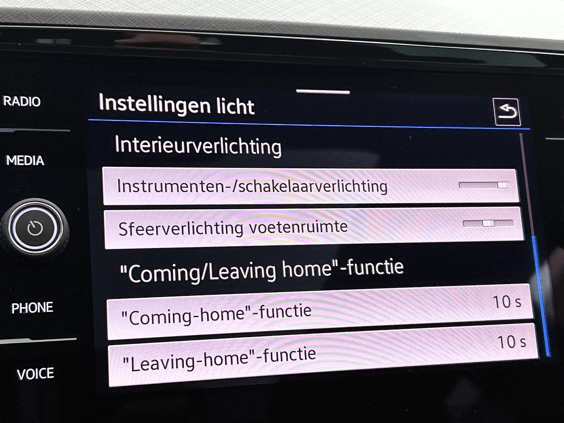 Volkswagen-Passat-image-49