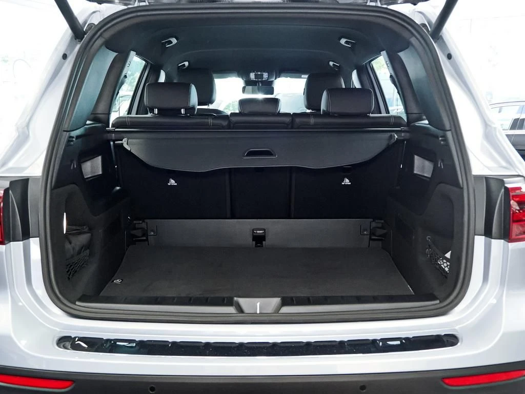 Mercedes-Benz-GLB 200-image-15