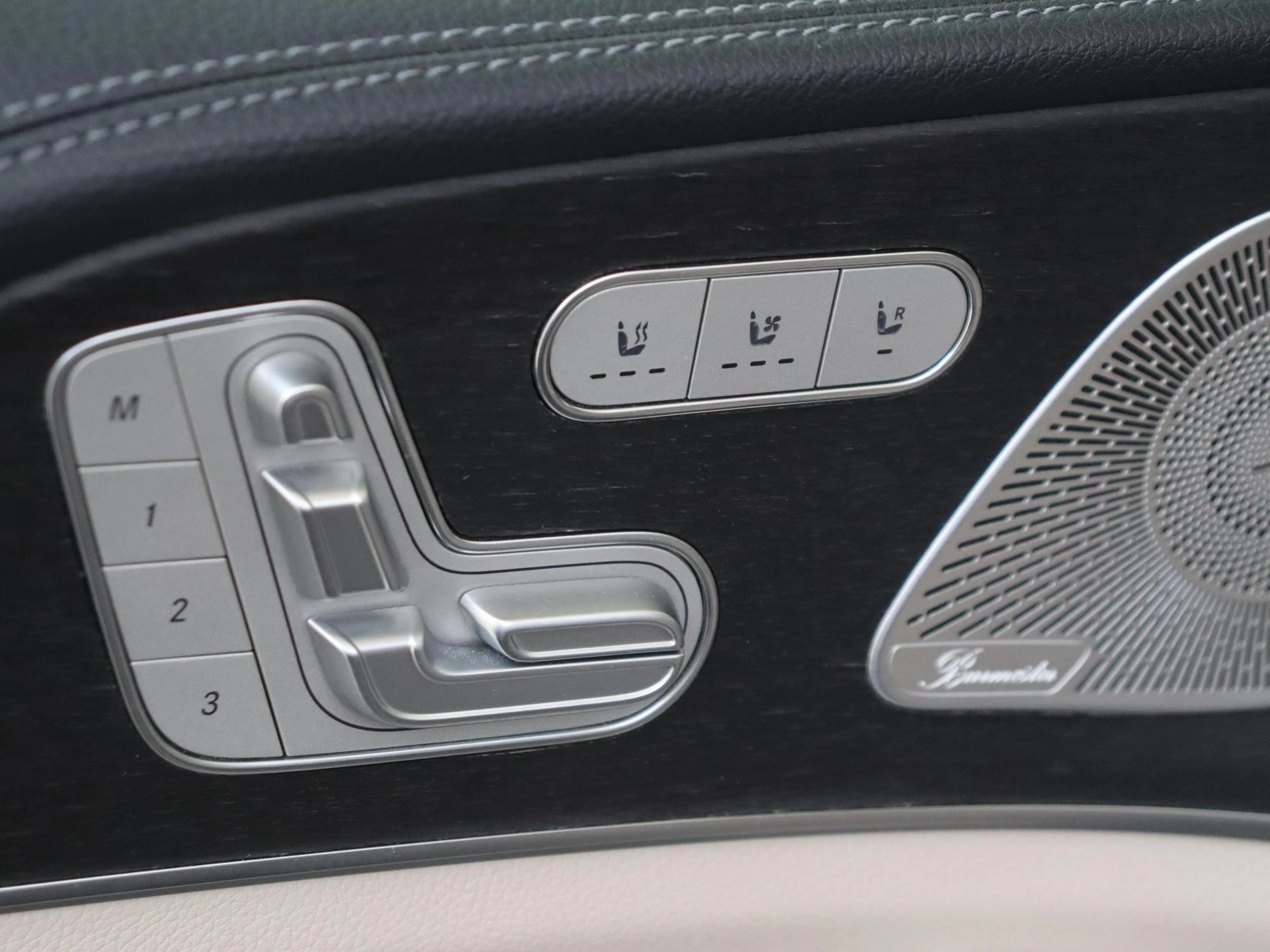 Mercedes-Benz-GLE-image-26
