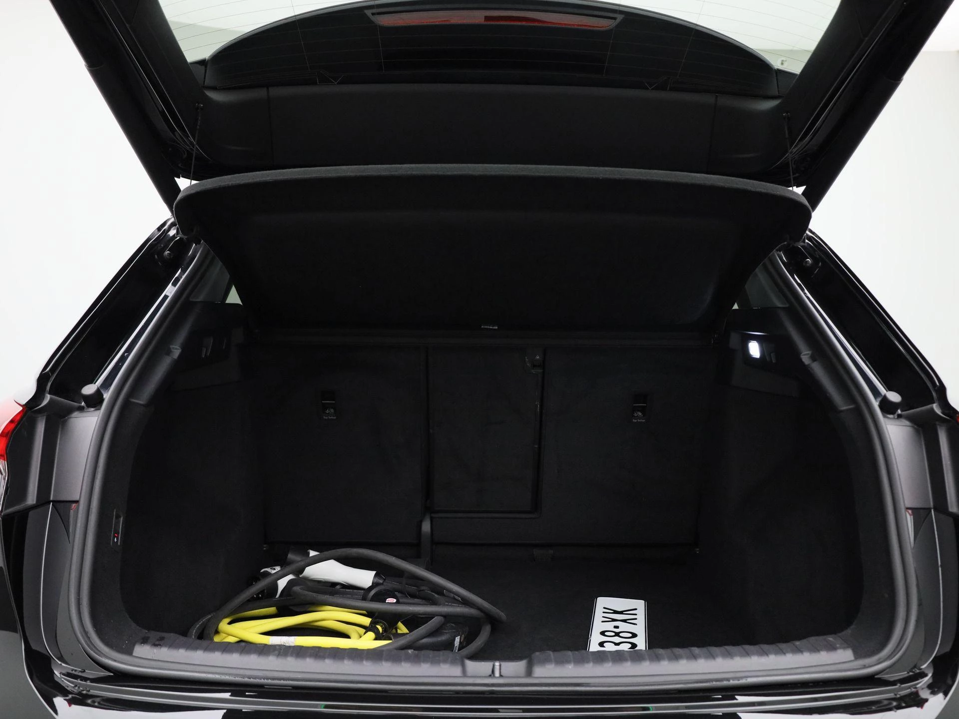 Audi-Q4 e-tron-image-13