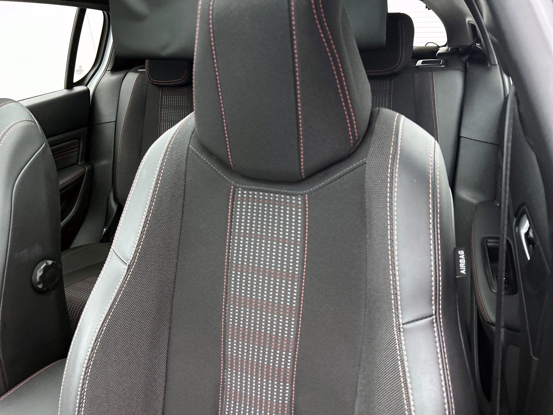 Peugeot-308-image-16