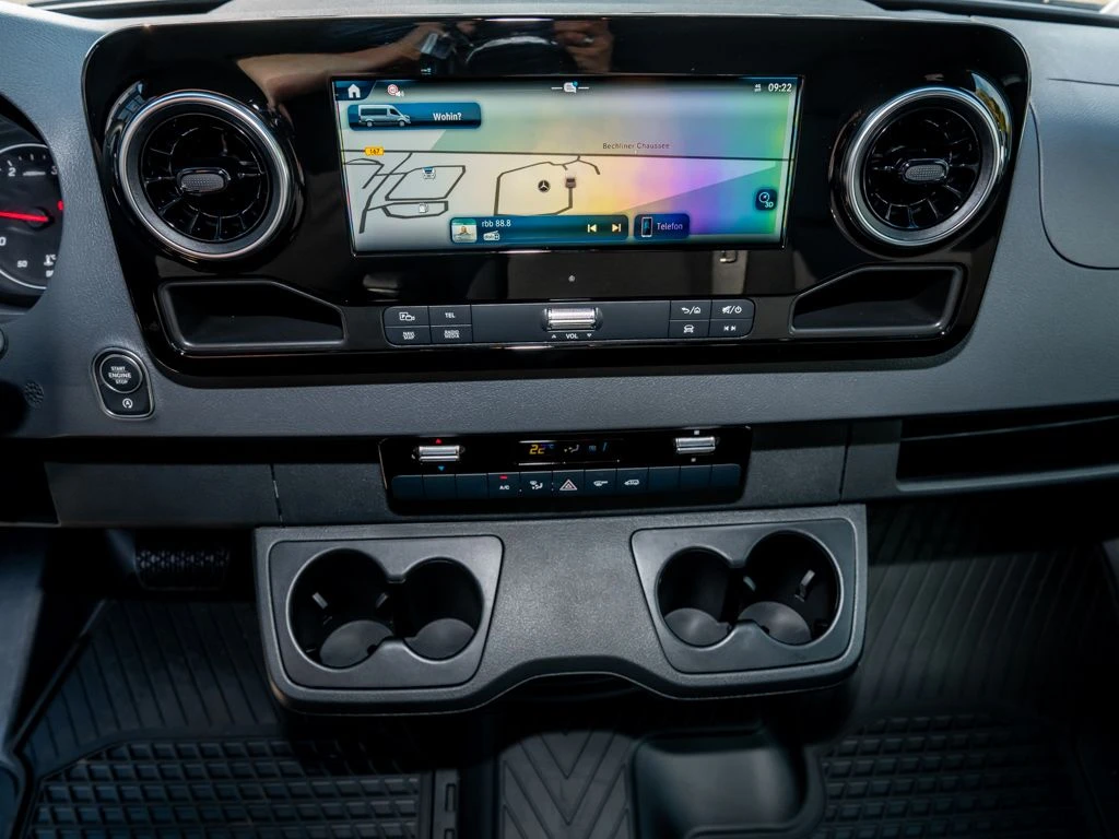 Mercedes-Benz-Sprinter 319-image-10