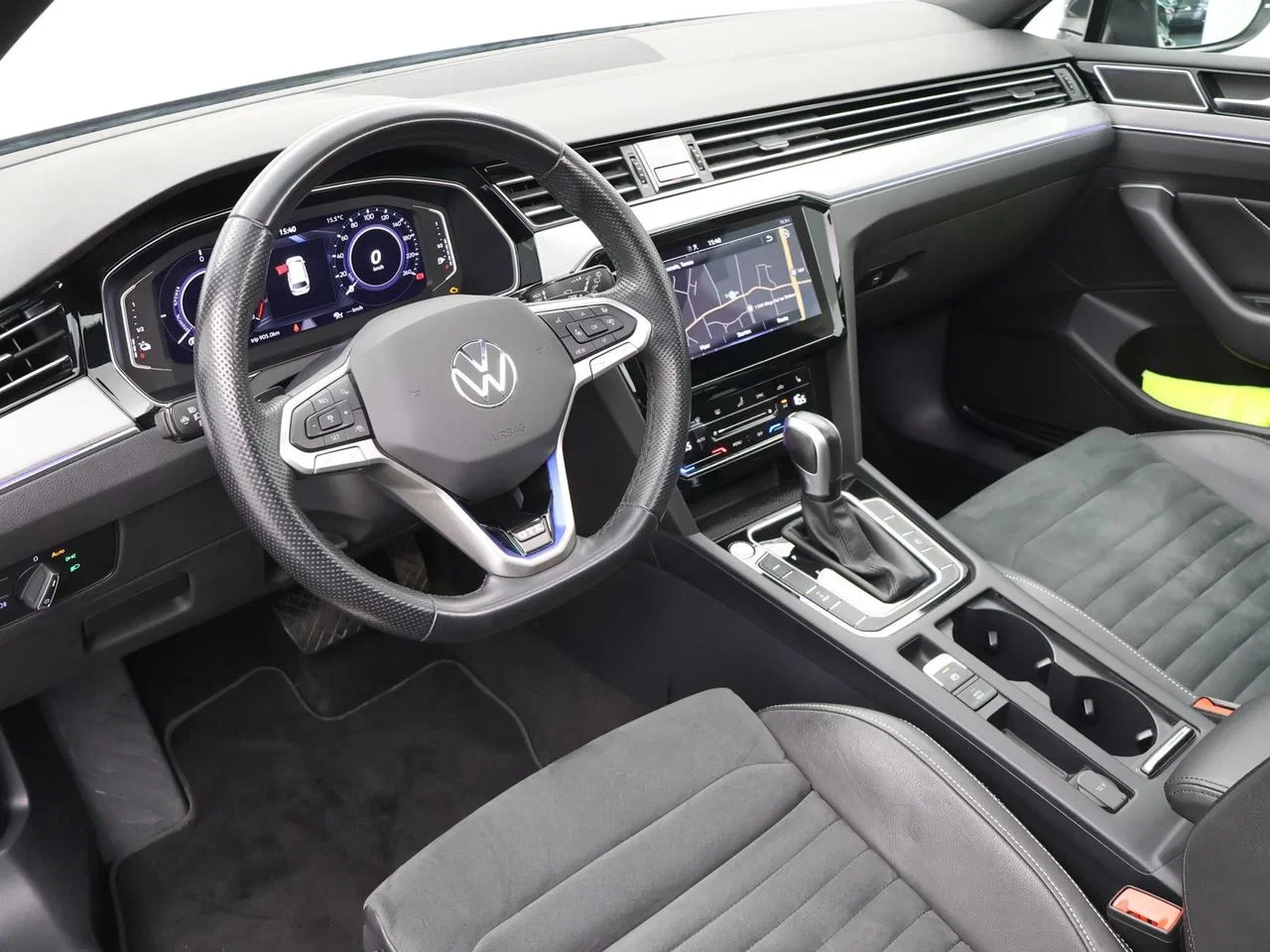 Volkswagen-Passat-image-4