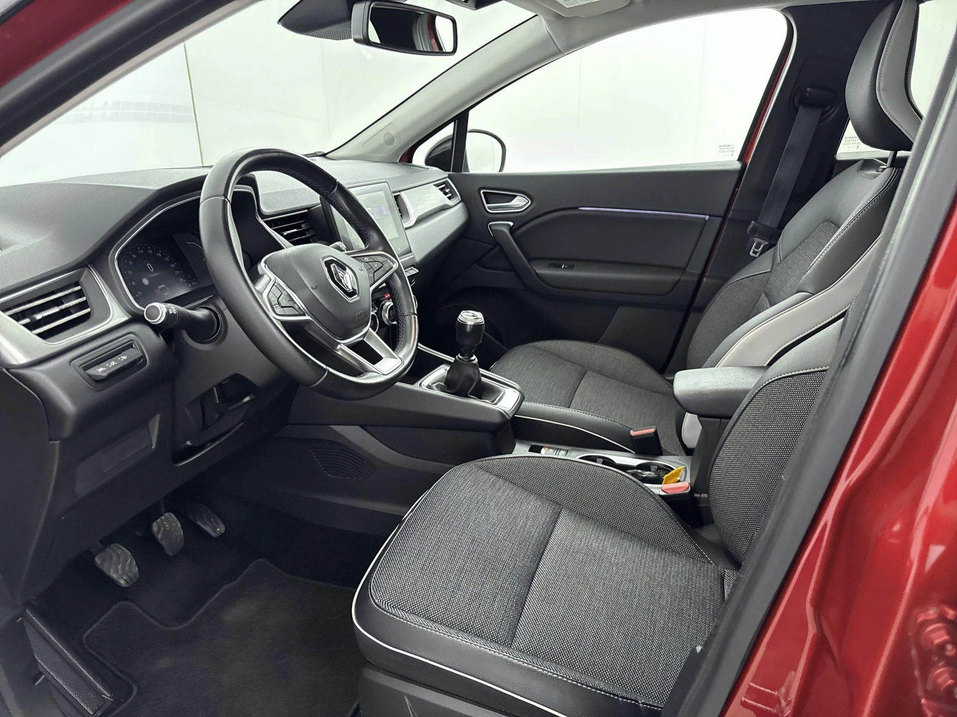 Renault-Captur-image-16