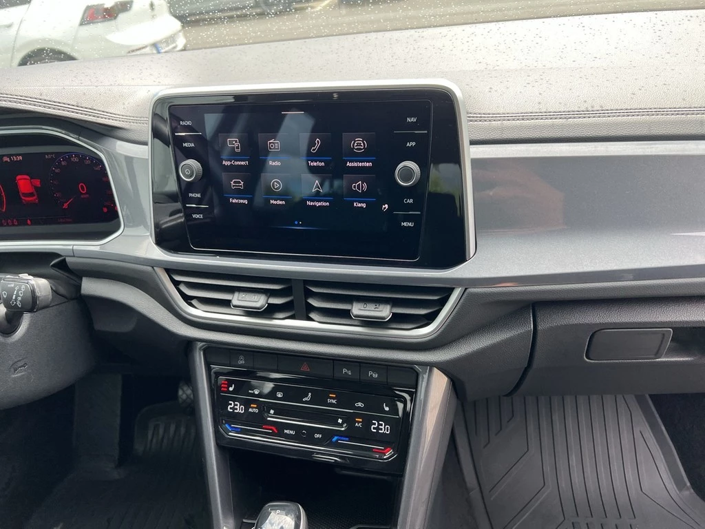 Volkswagen T-Roc 1.5 TSI DSG Style *Kamera*Pano*ACC*