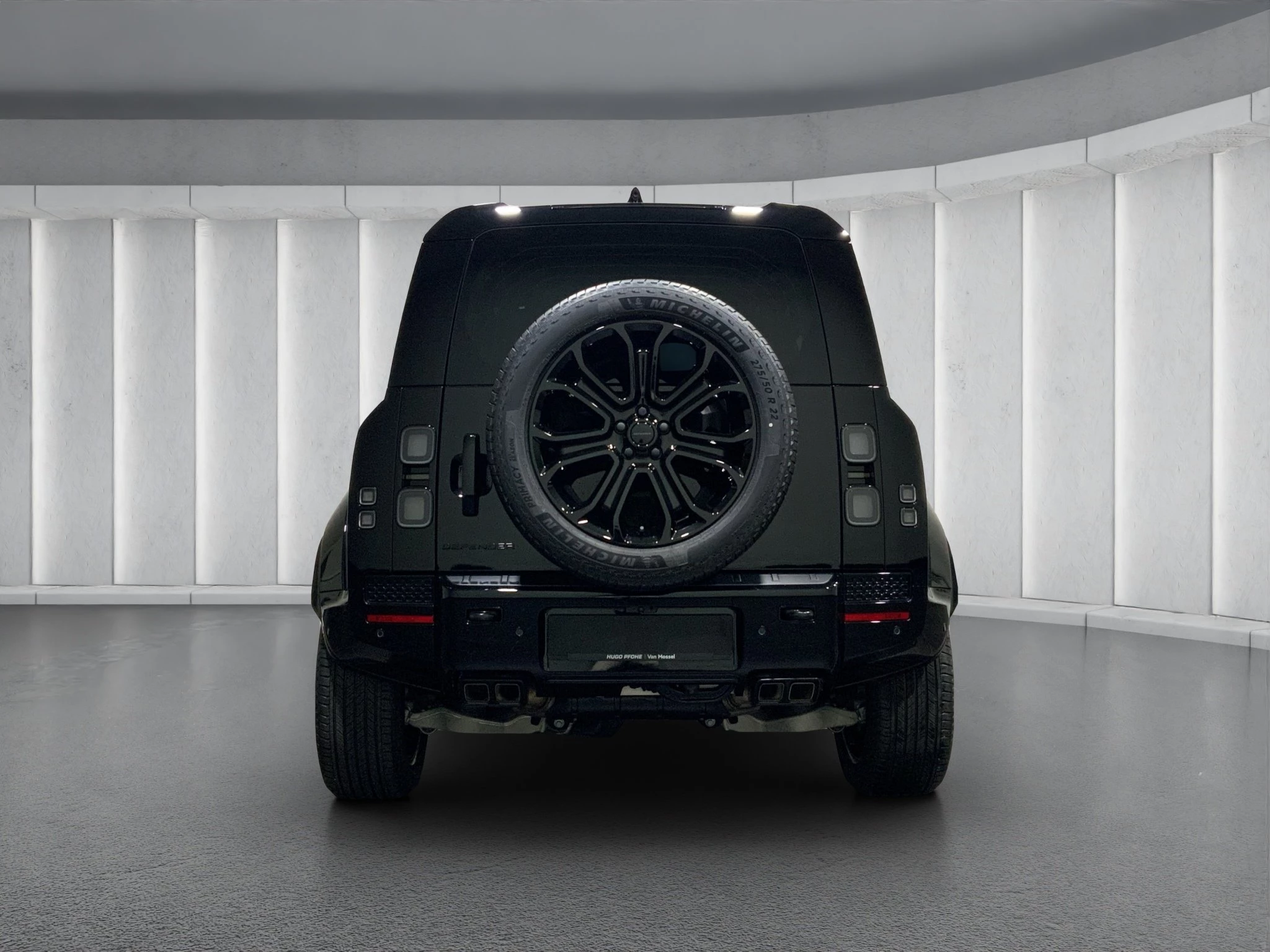 Land Rover Defender 110 P635 OCTA BLACK Forged Carbon | AHK