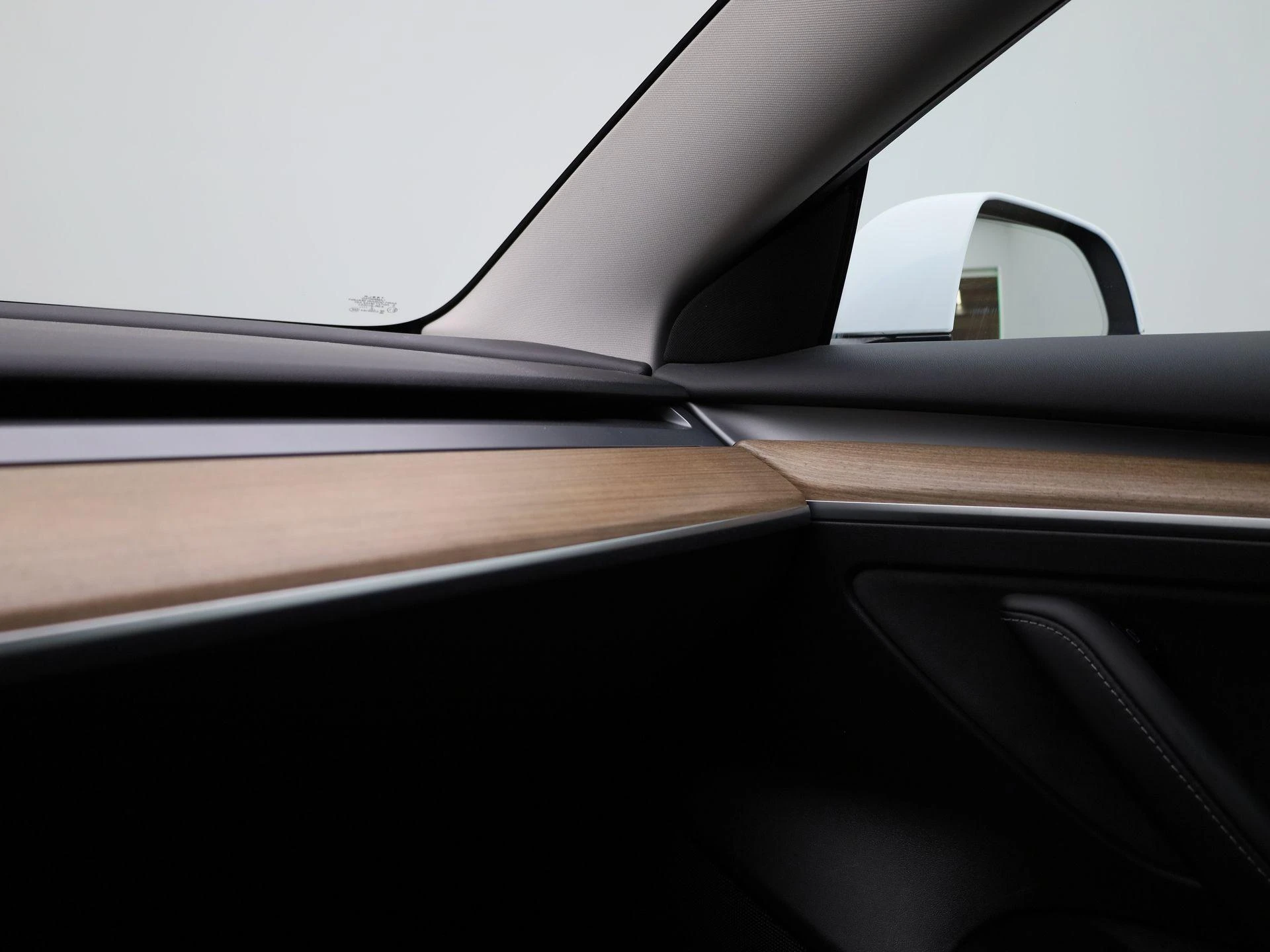 Tesla-Model 3-image-28