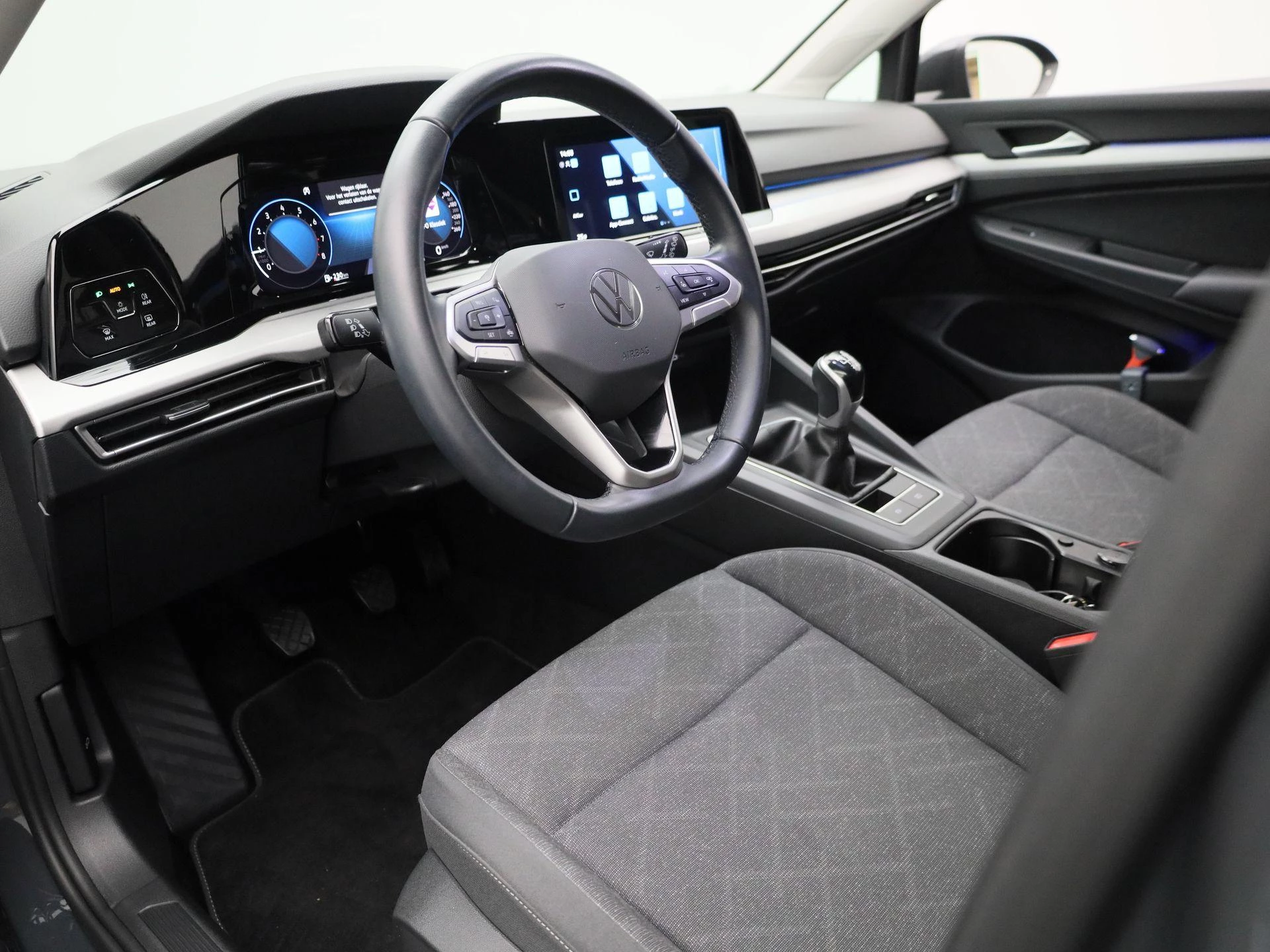 Volkswagen-Golf-image-15