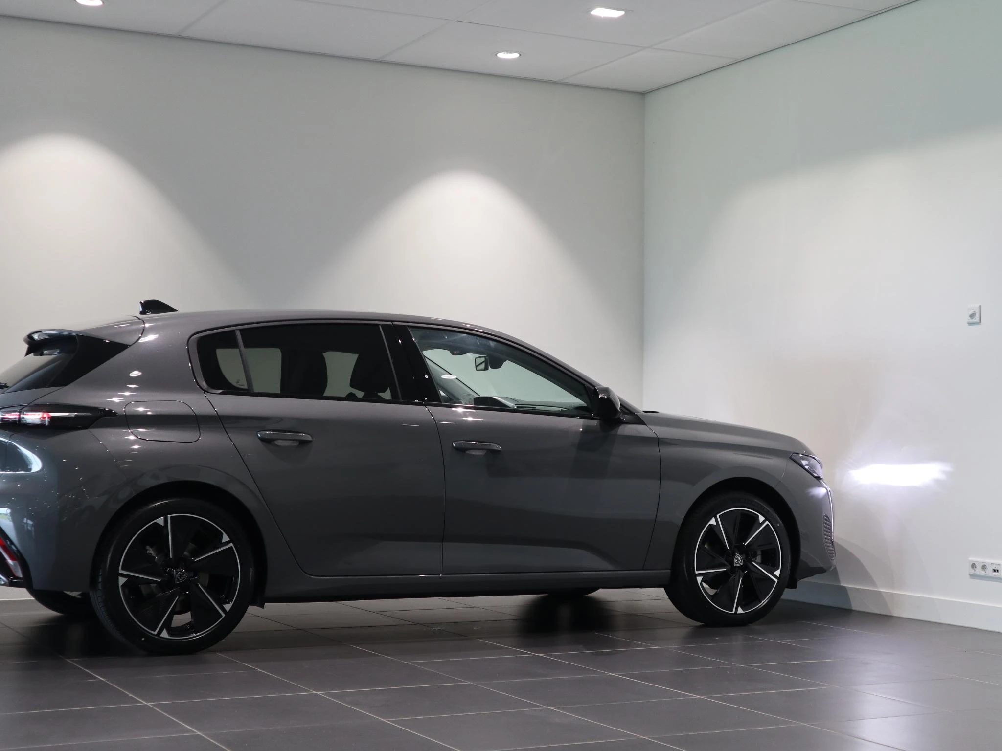 Peugeot-e-308-image-9