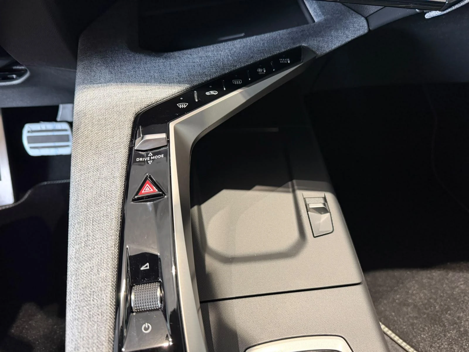 Peugeot-e-3008-image-12