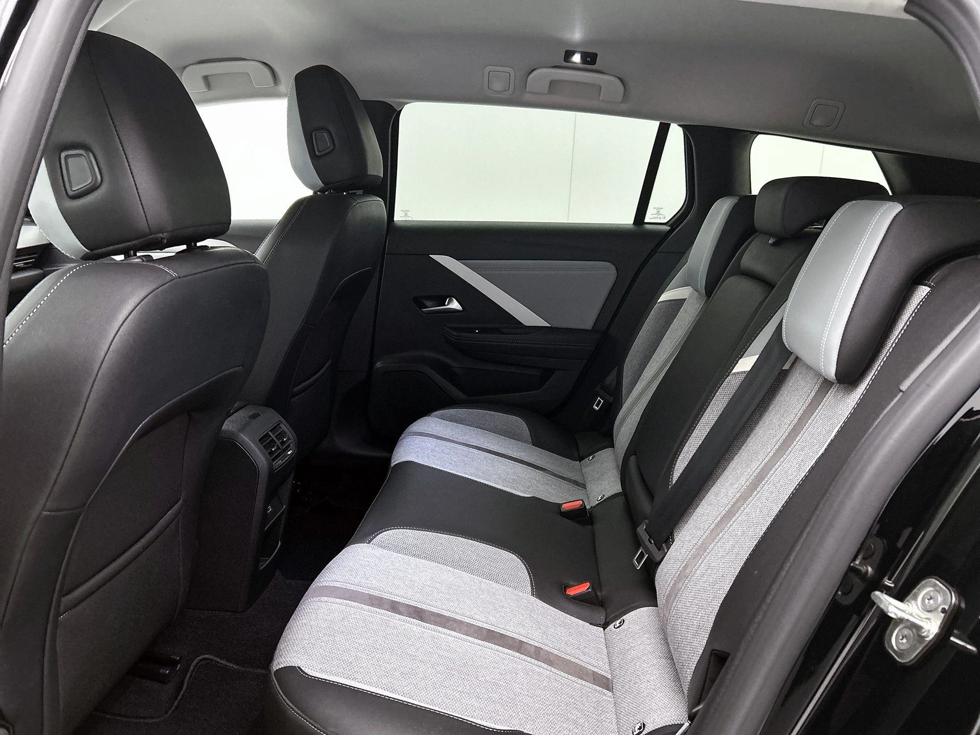 Opel-Astra-image-26