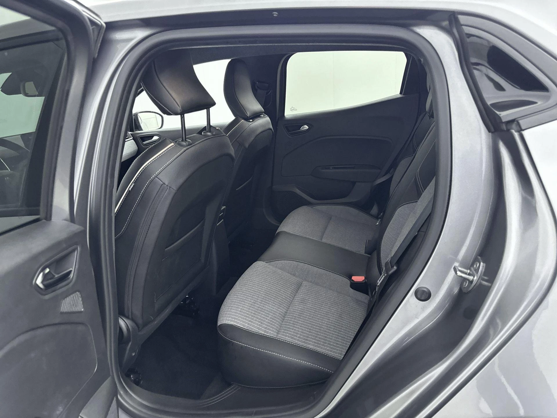 Renault-Clio-image-10