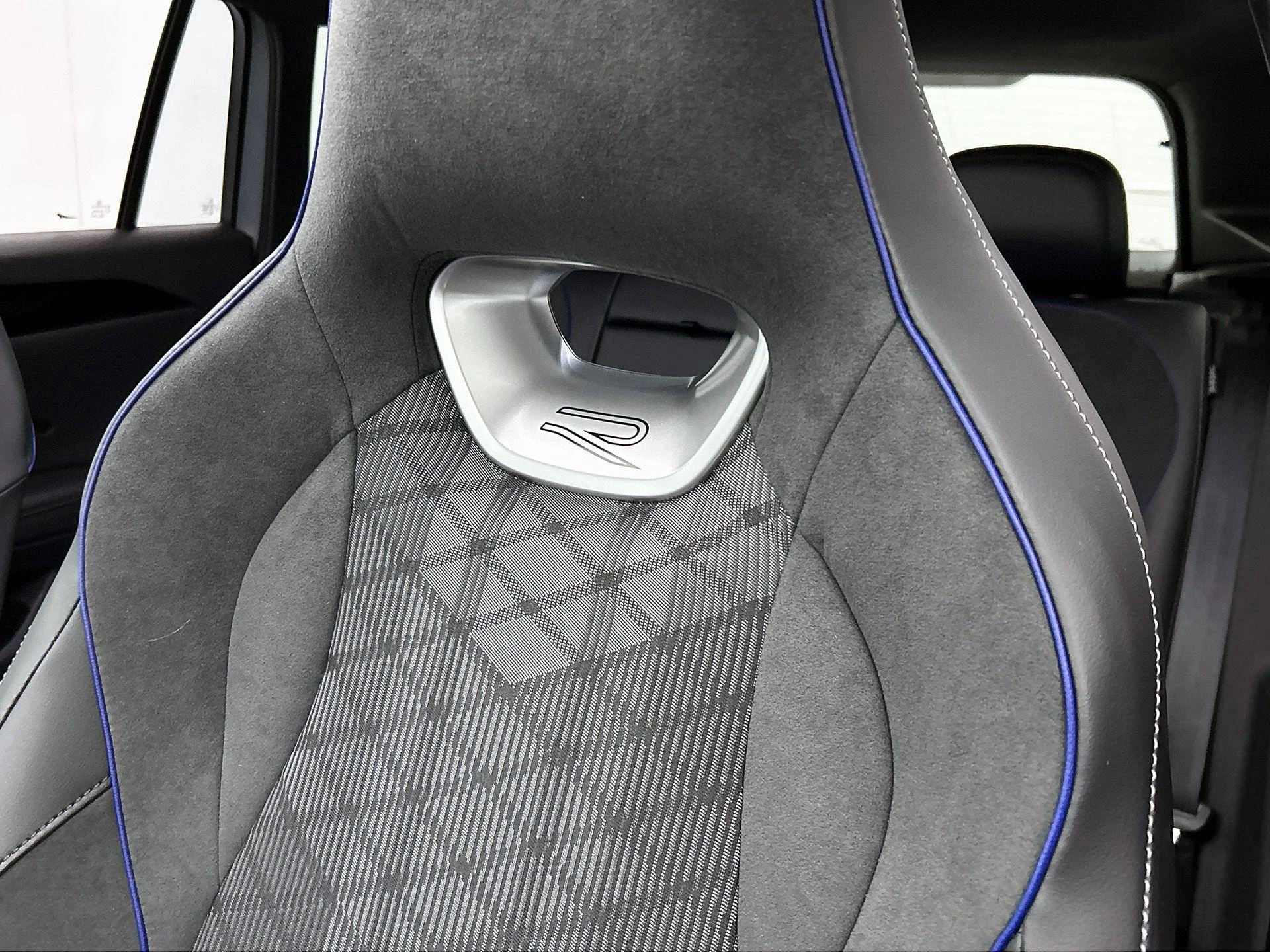 Volkswagen-Tiguan-image-24