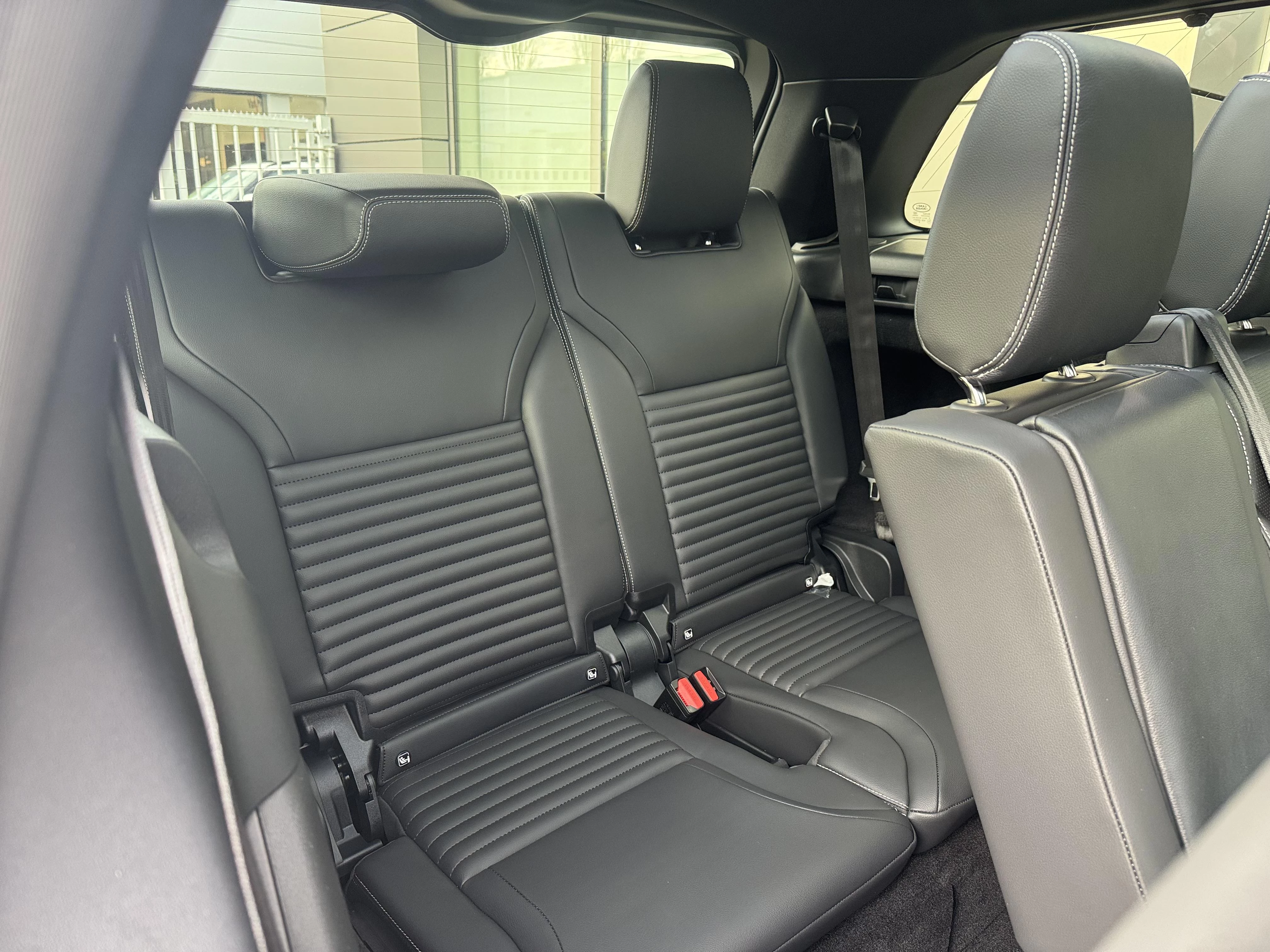 Land Rover-Discovery-image-11