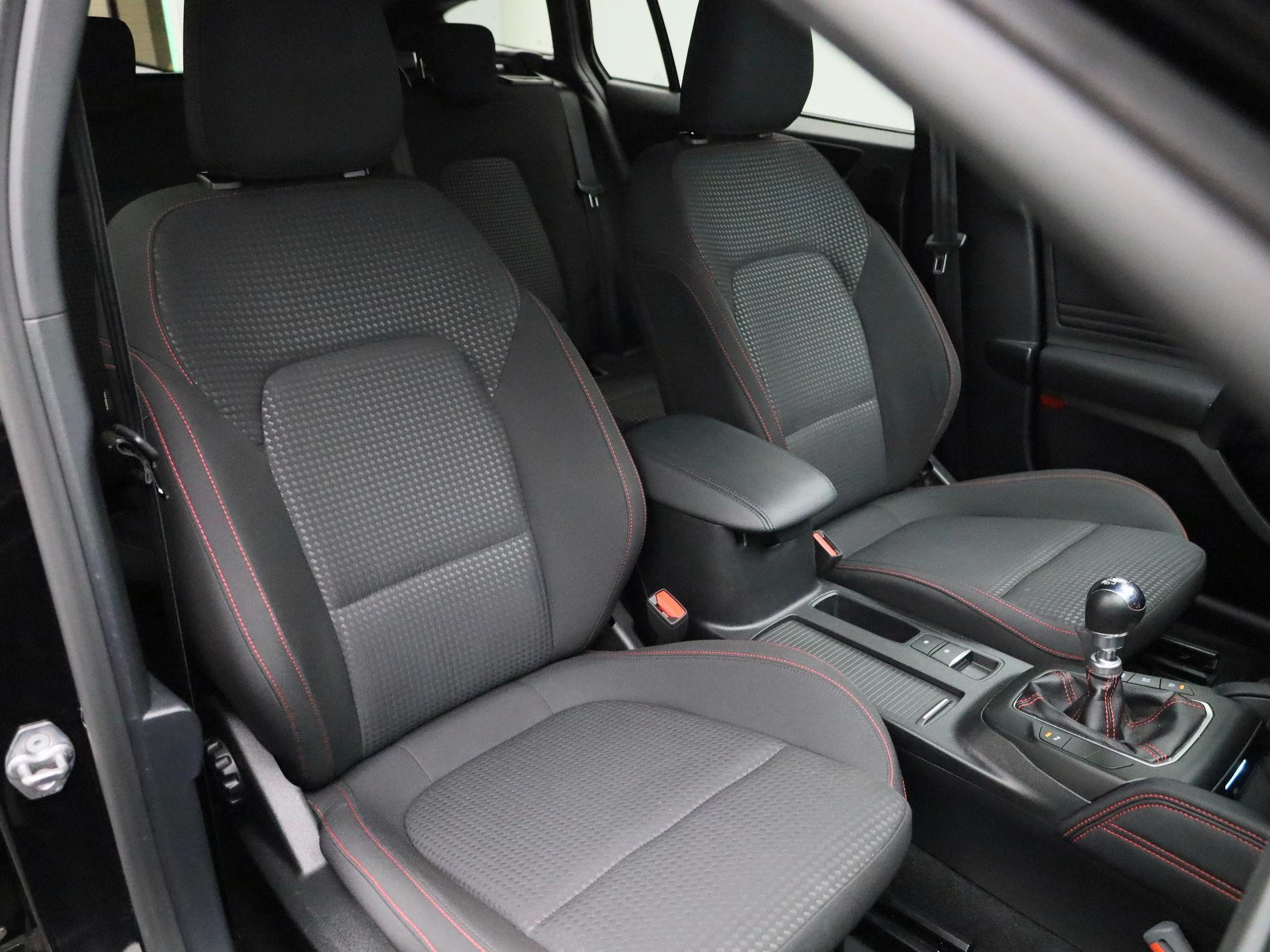 Ford Focus Wagon 1.0 EcoBoost Hybrid ST Line X Business