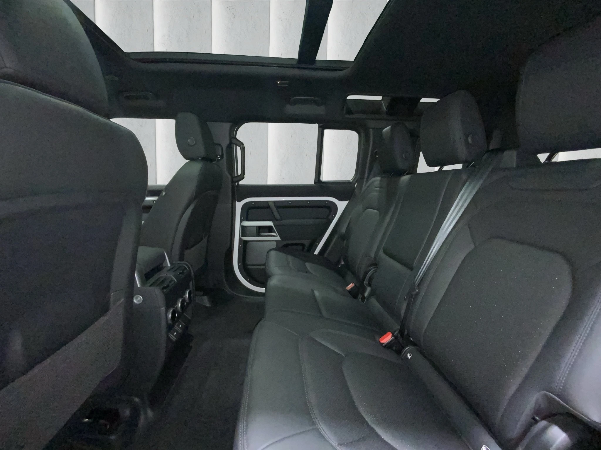 Land Rover-Defender-image-7