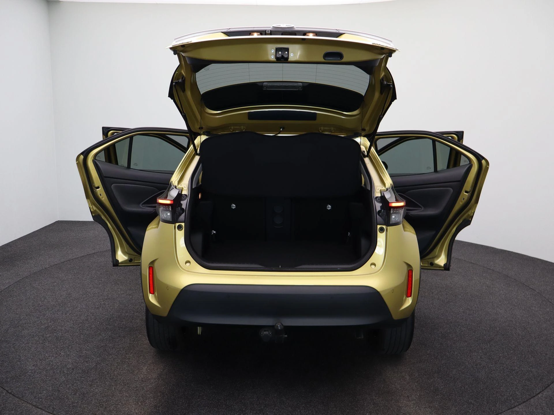Toyota-Yaris Cross-image-14