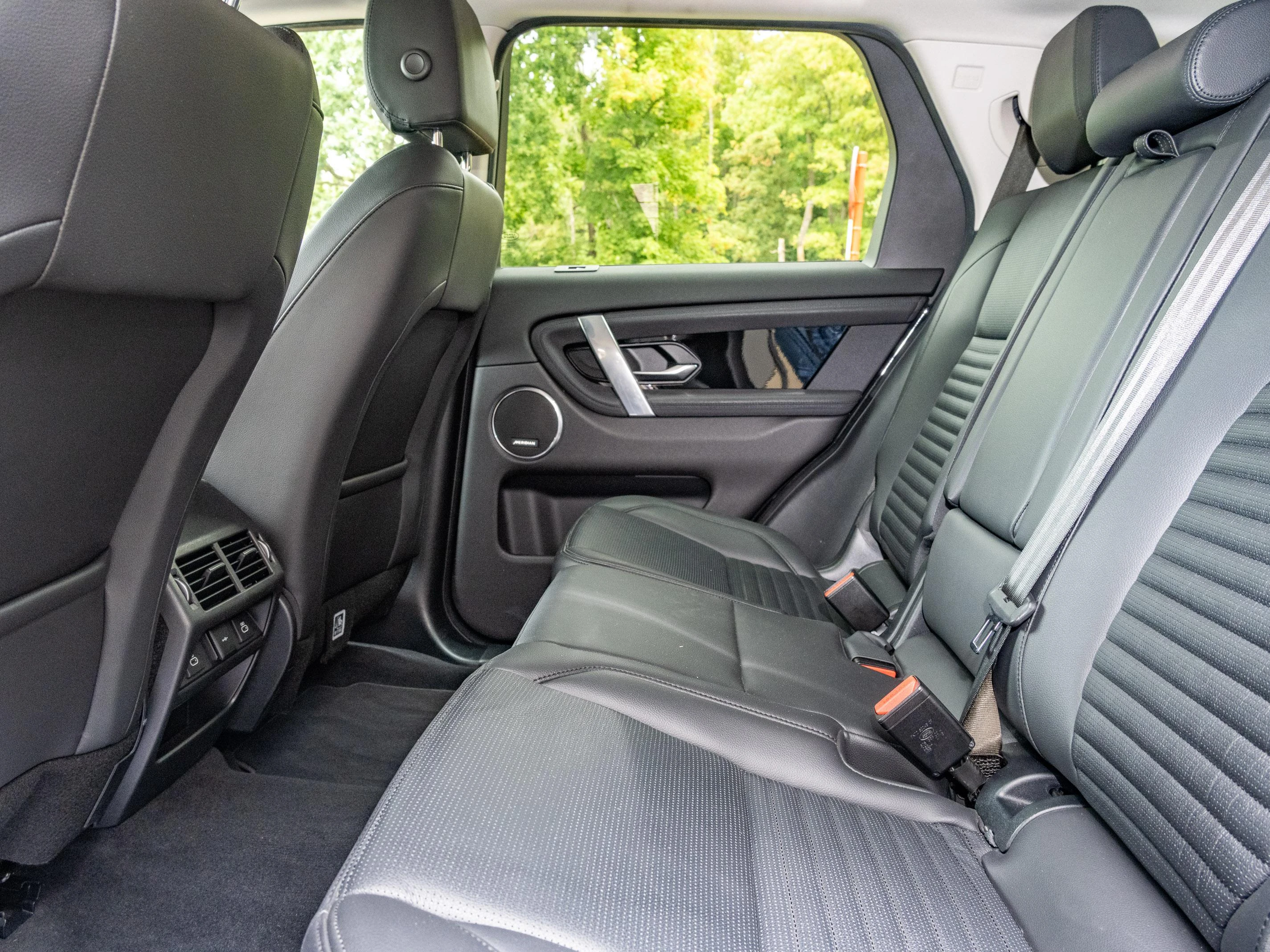 Land Rover-Discovery Sport-image-17
