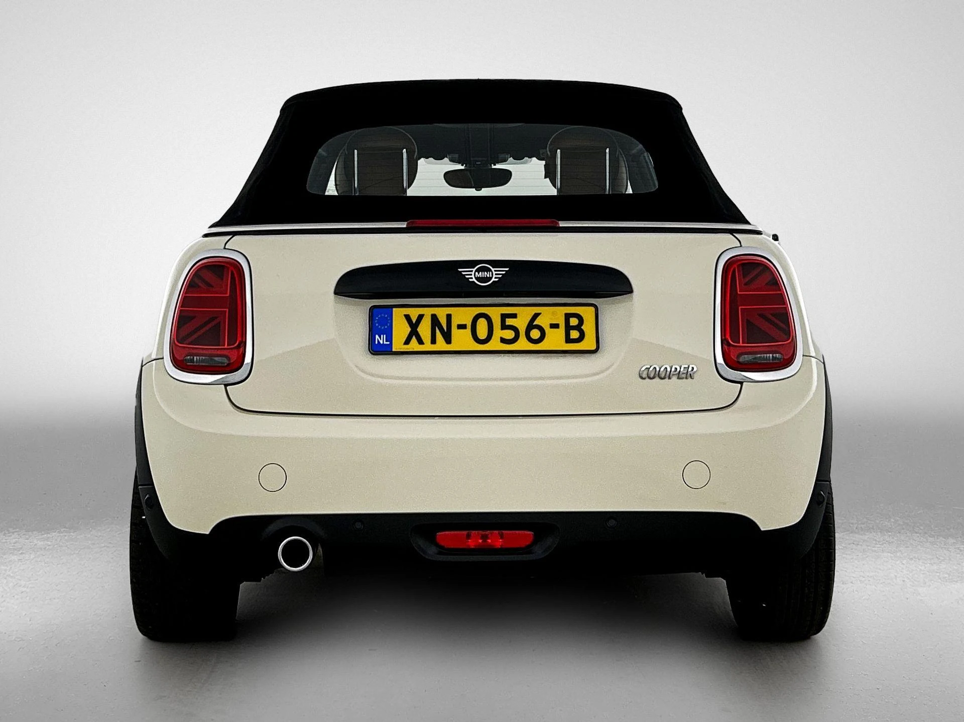 MINI-Cooper Cabrio-image-2
