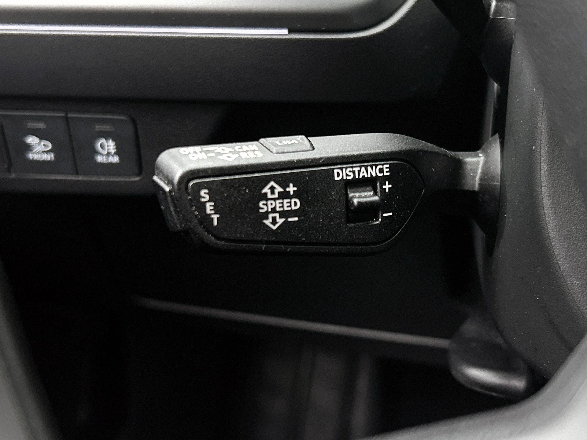 Audi-Q4 e-tron-image-18