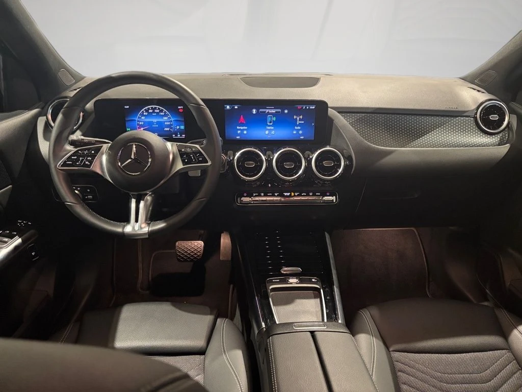 Mercedes-Benz-GLA 200 d-image-10