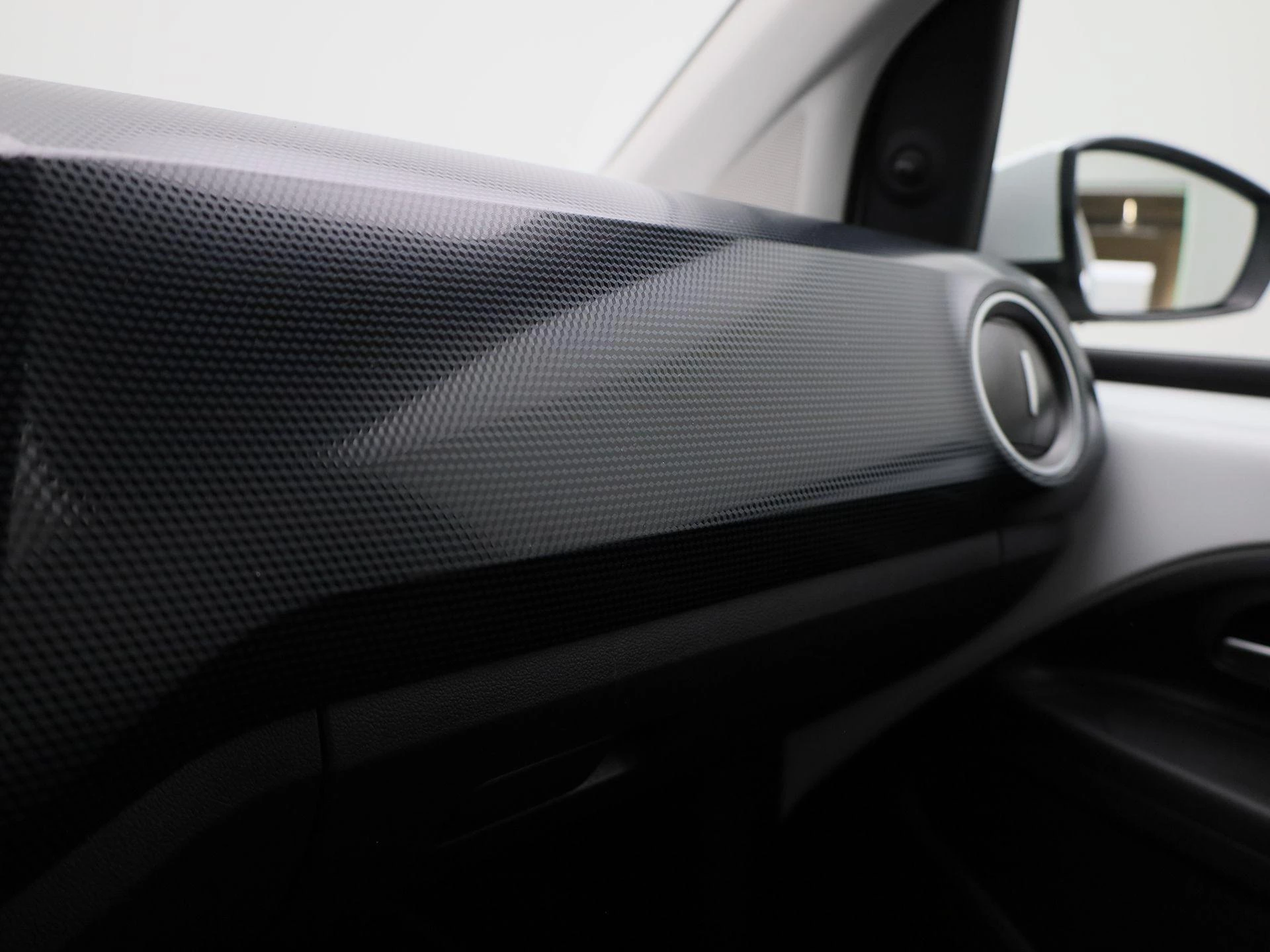 Volkswagen-up!-image-16