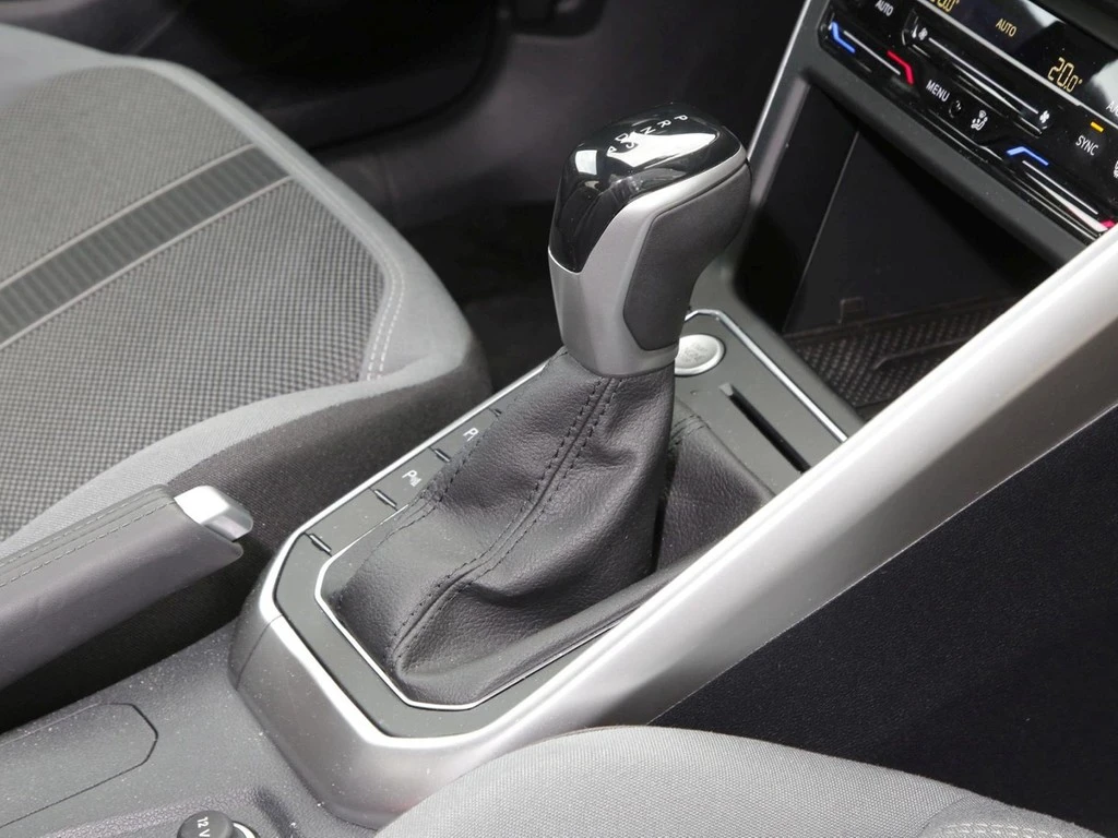 Volkswagen-Polo-image-9
