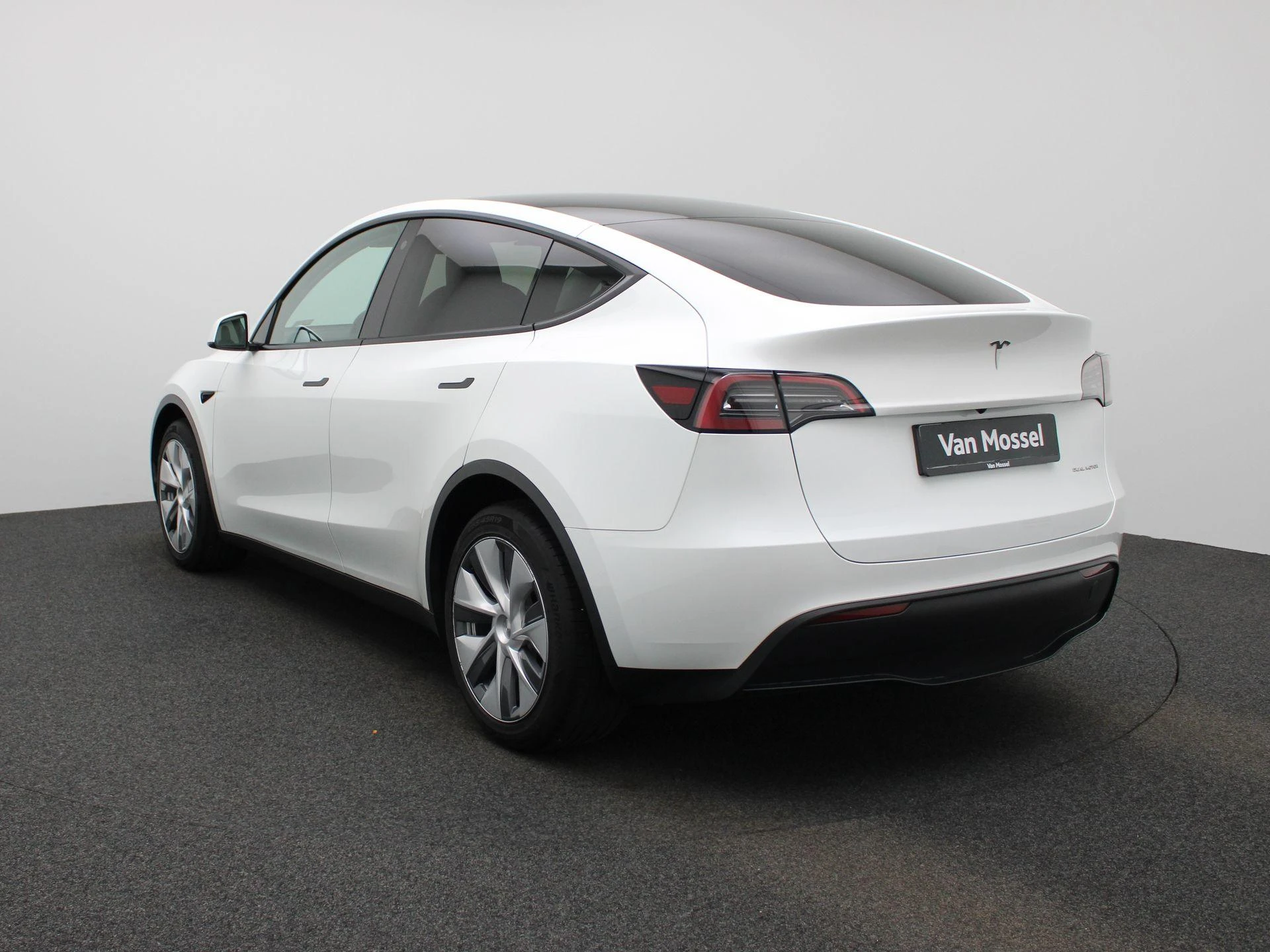 Tesla-Model Y-image-1