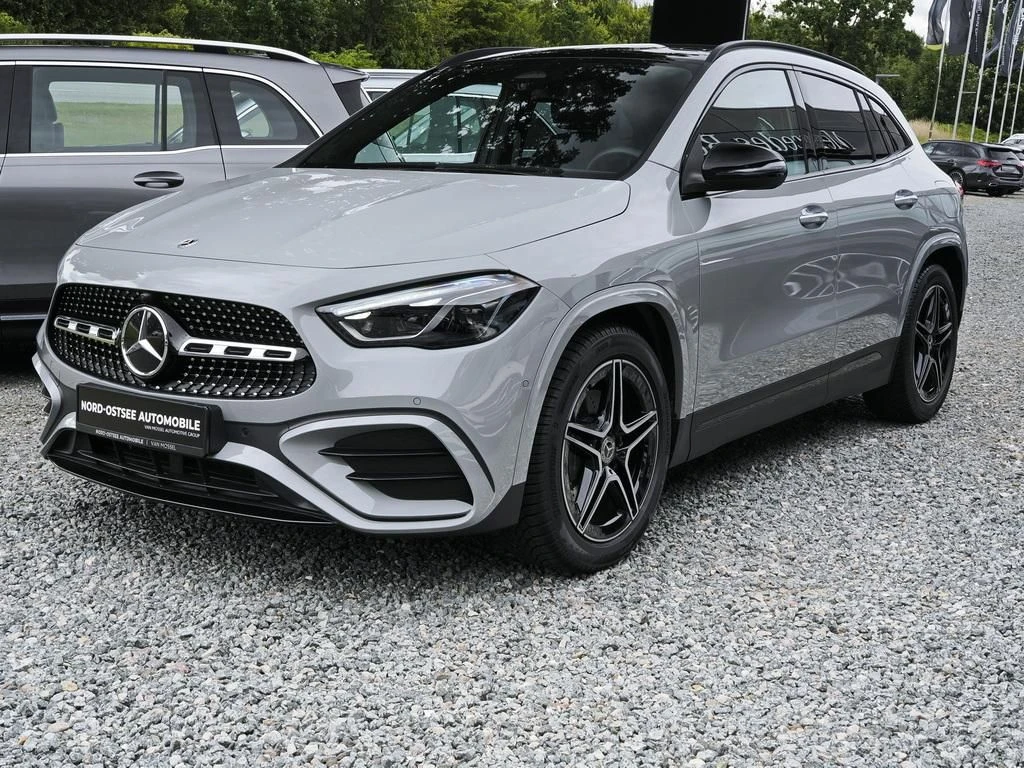 Mercedes-Benz-GLA 200-image-6
