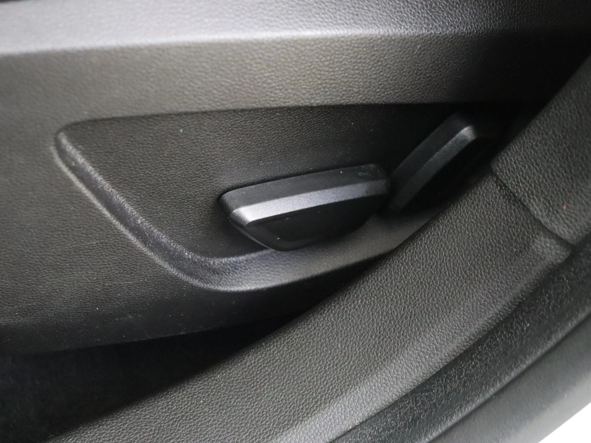 Renault Captur 1.6 E-Tech Plug-in Hybrid 160 Initiale Paris
