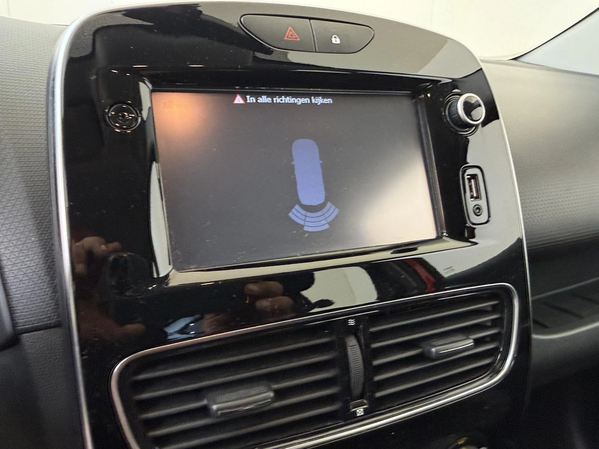 Renault-Clio-image-19