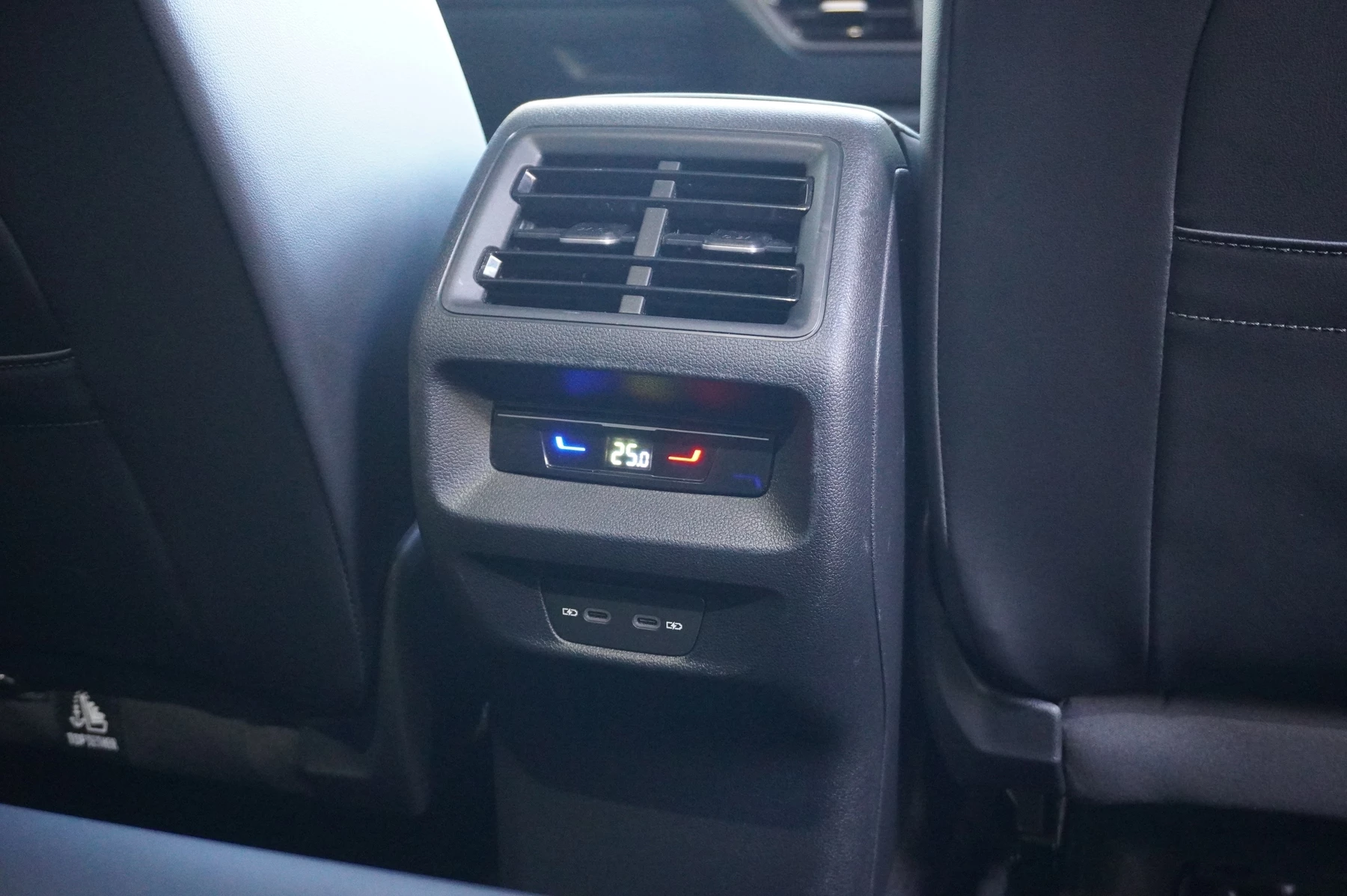 Volkswagen-Tiguan-image-45