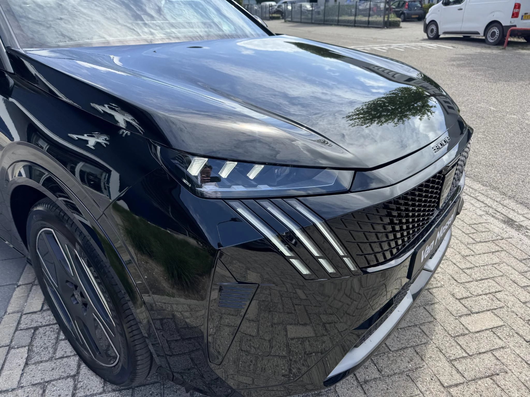Peugeot e-3008 GT Long Range 230 97 kWh