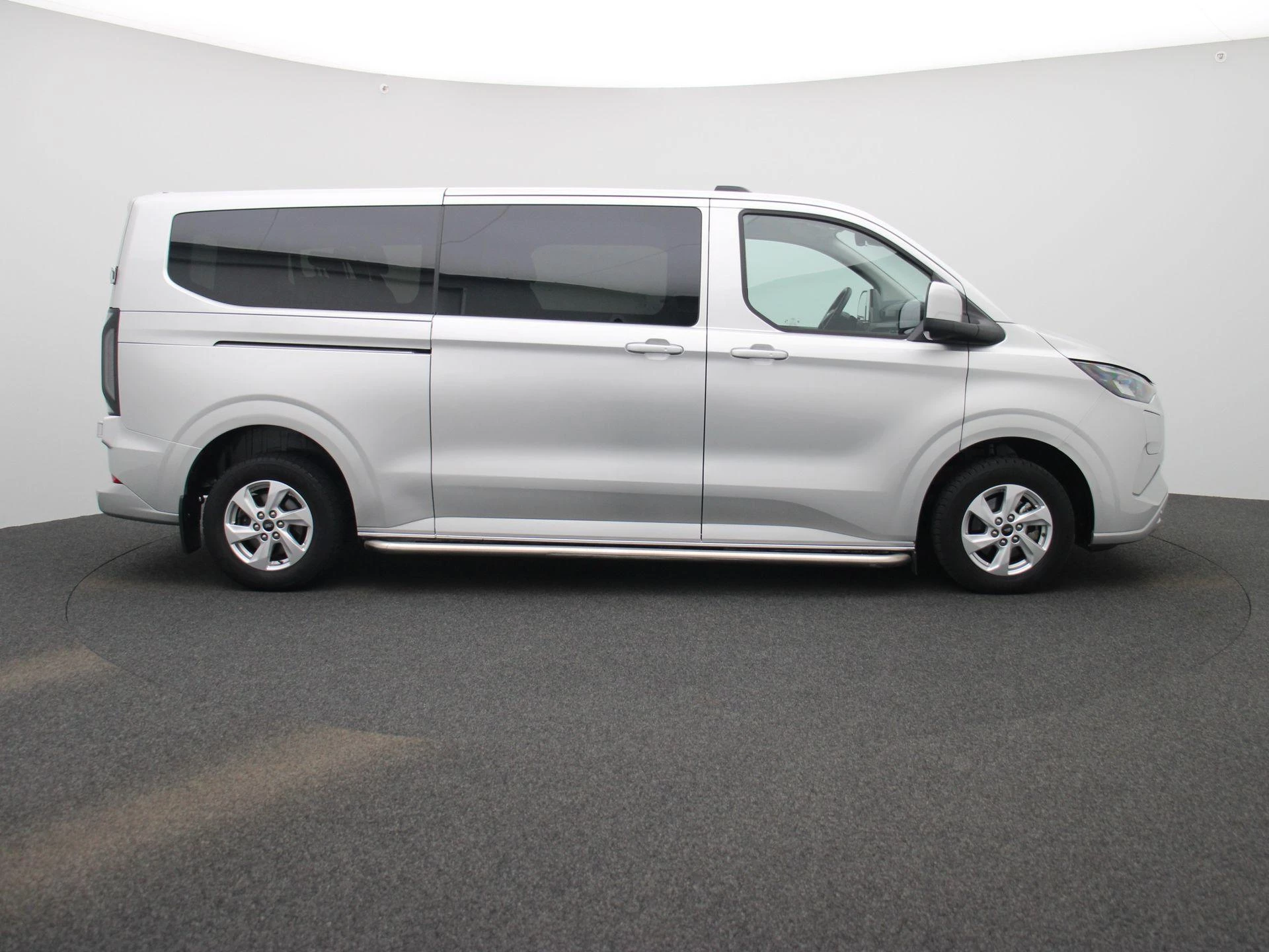 Ford-Transit Custom-image-5